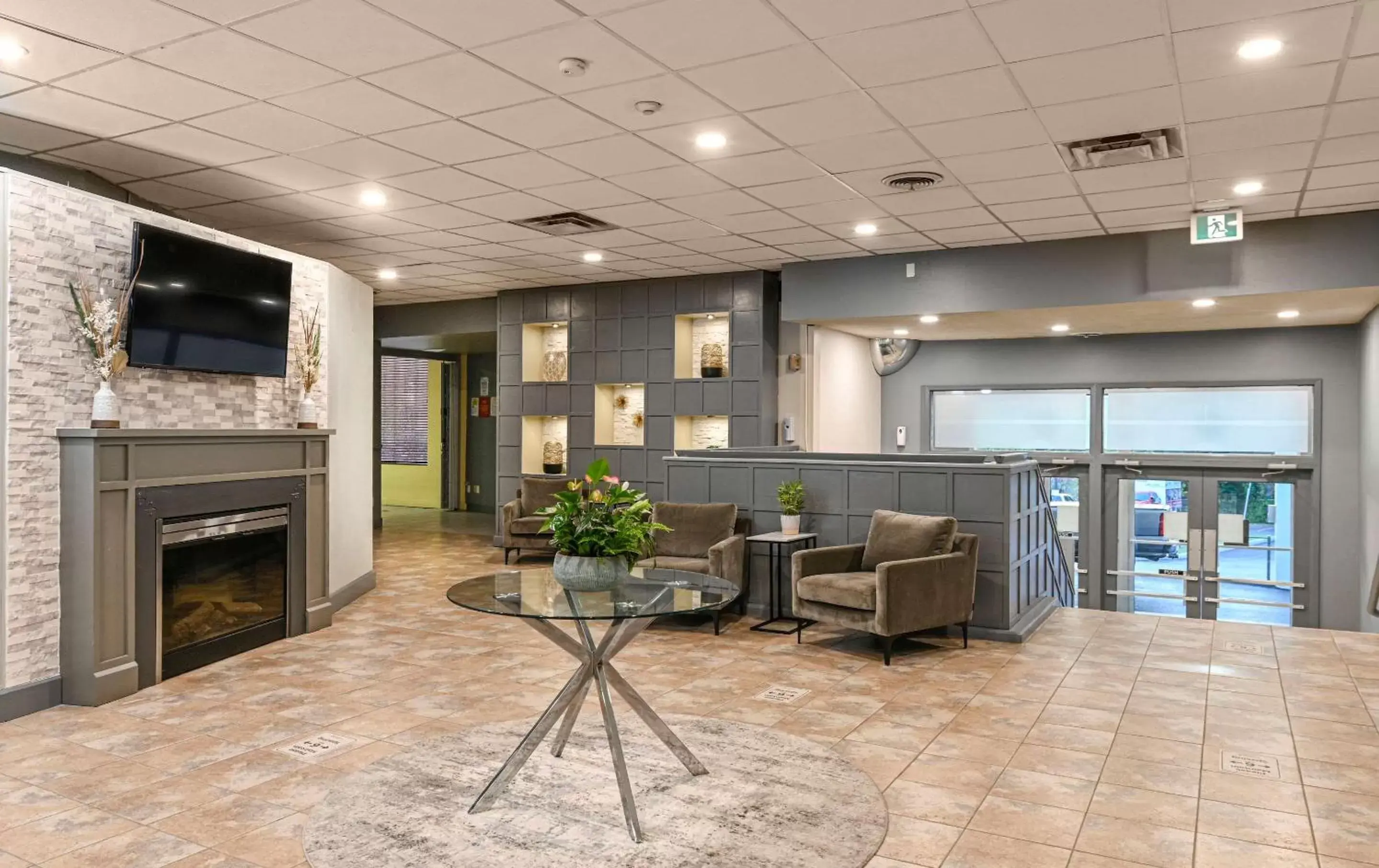 Lobby or reception in Comfort Suites Kingston Central