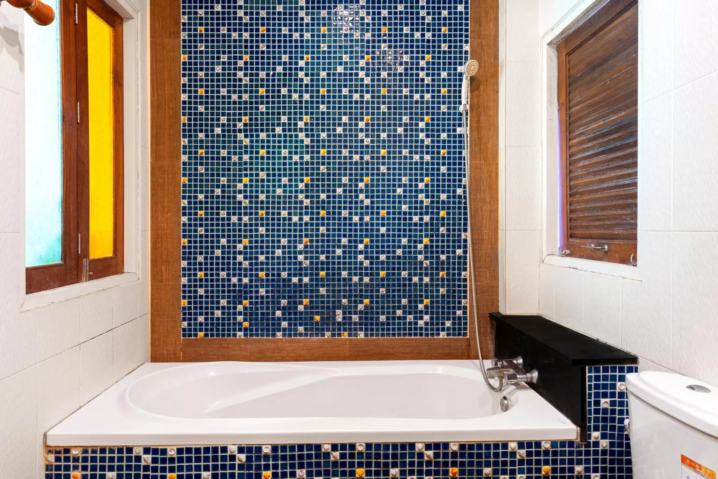 Second Row Beach Bungalow in Coconut Beach Resort, Koh Chang Second Row Beach Bungalow in Coconut Beach Resort, Koh Chang