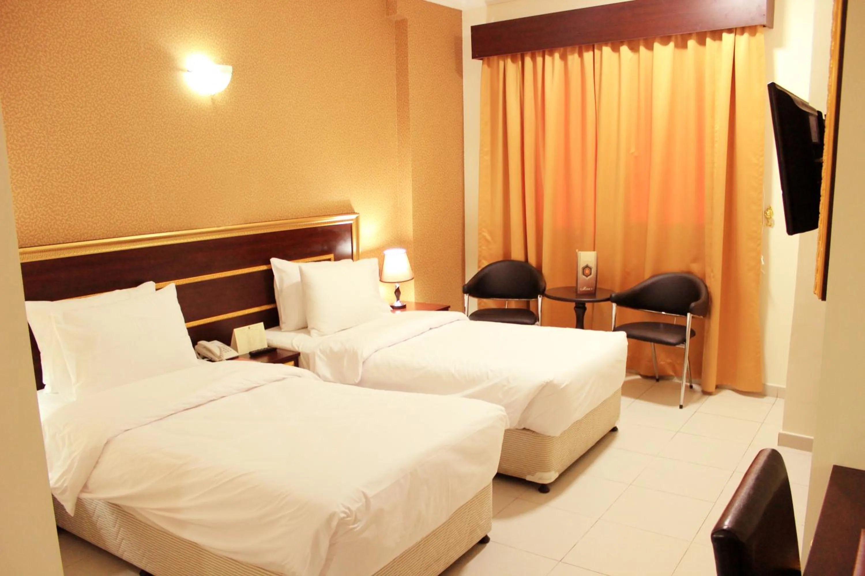 Bedroom, Bed in Montreal Naif Hotel