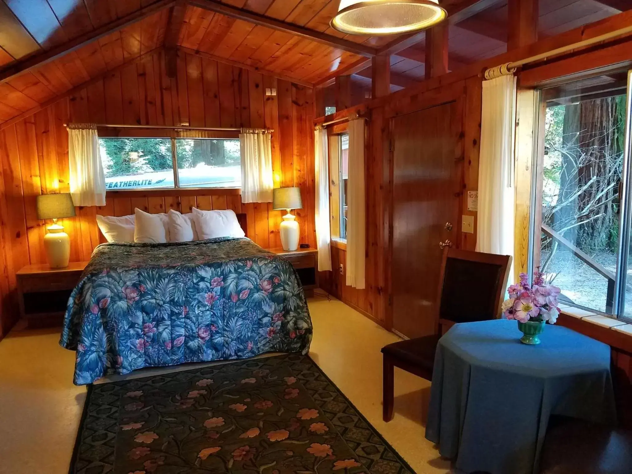 Bed in Fern River Resort