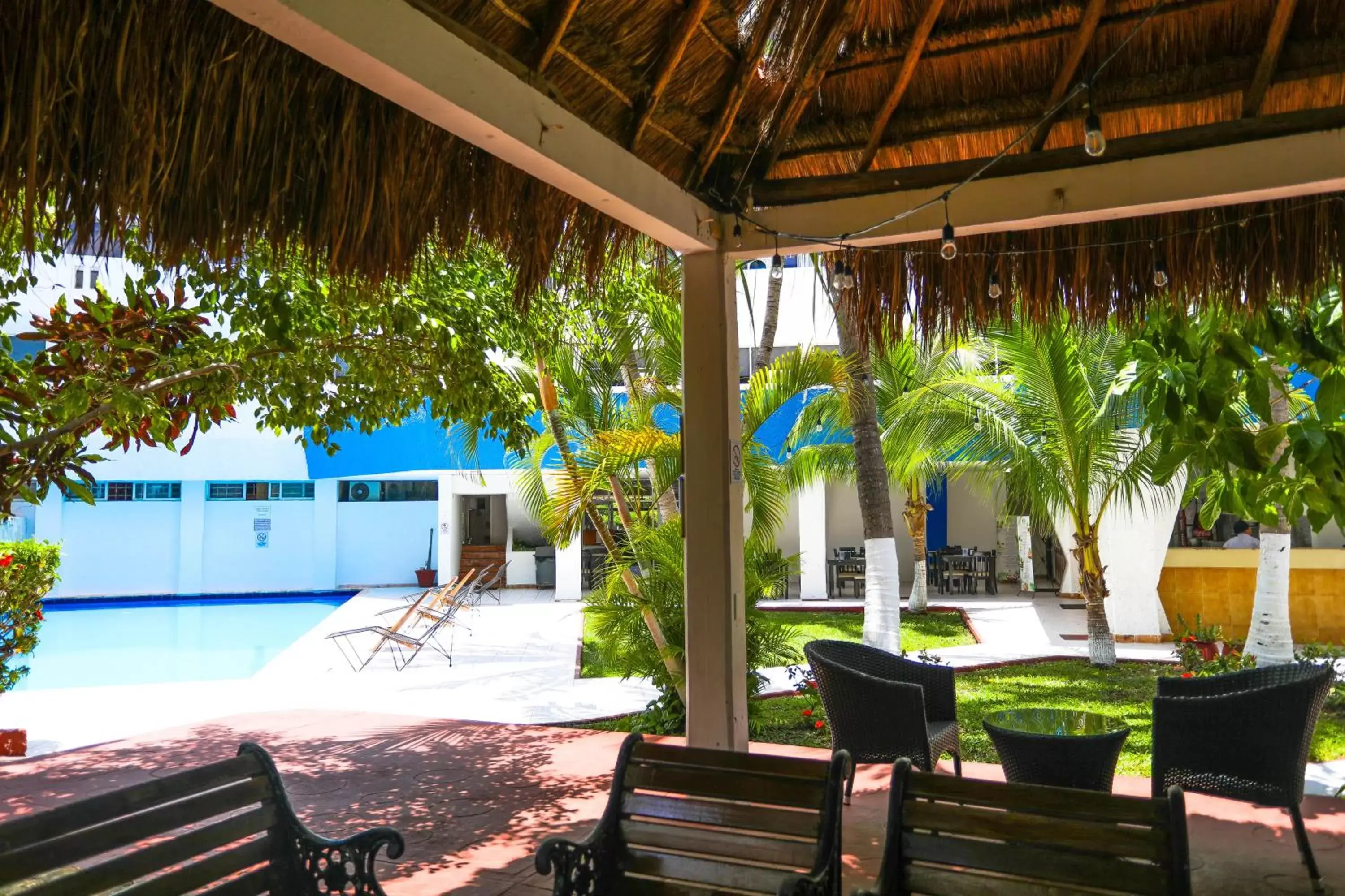 Patio, Swimming Pool in Hotel Caribe Internacional Cancun