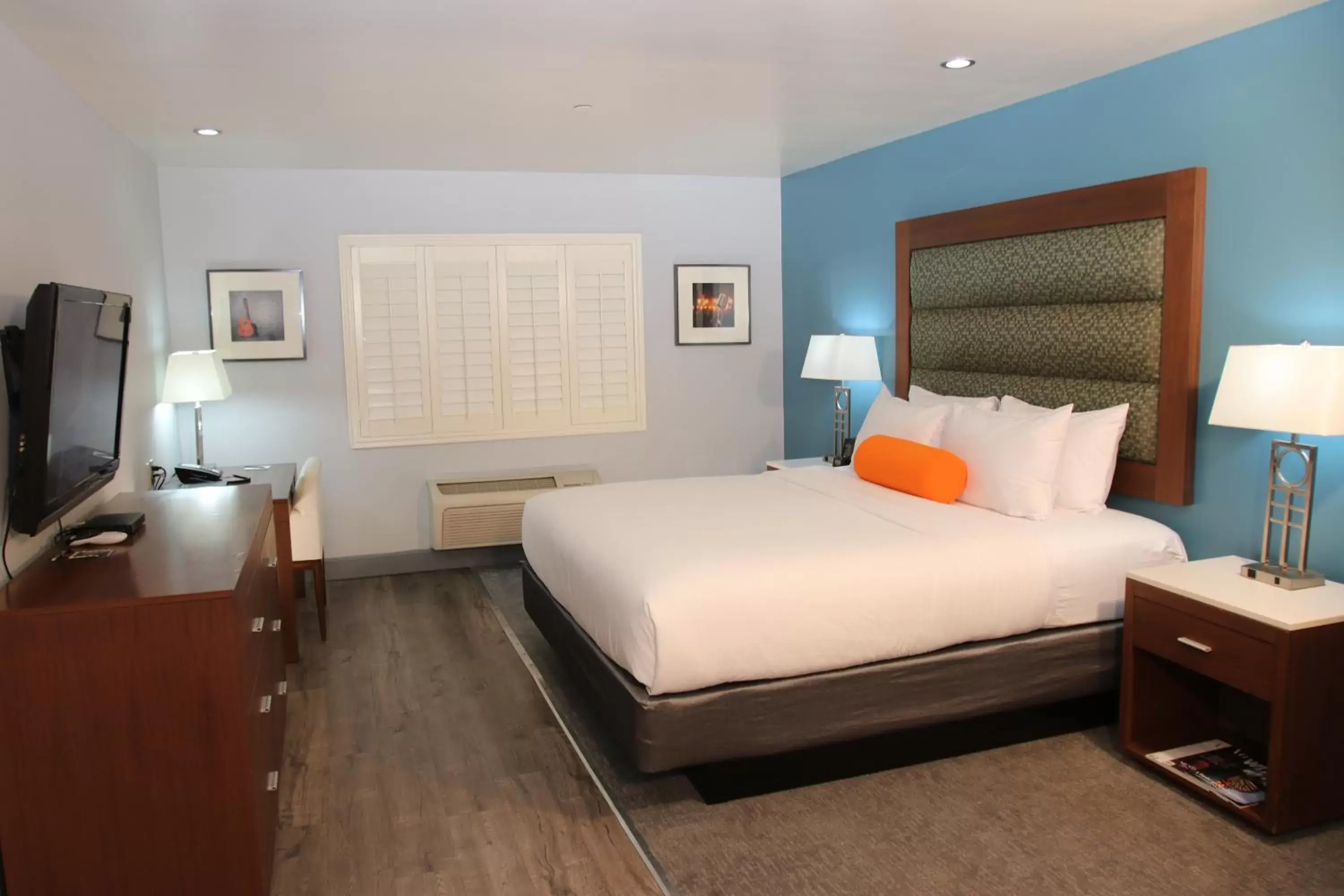 Bedroom, Bed in BLVD Hotel & Studios- Walking Distance to Universal Studios Hollywood