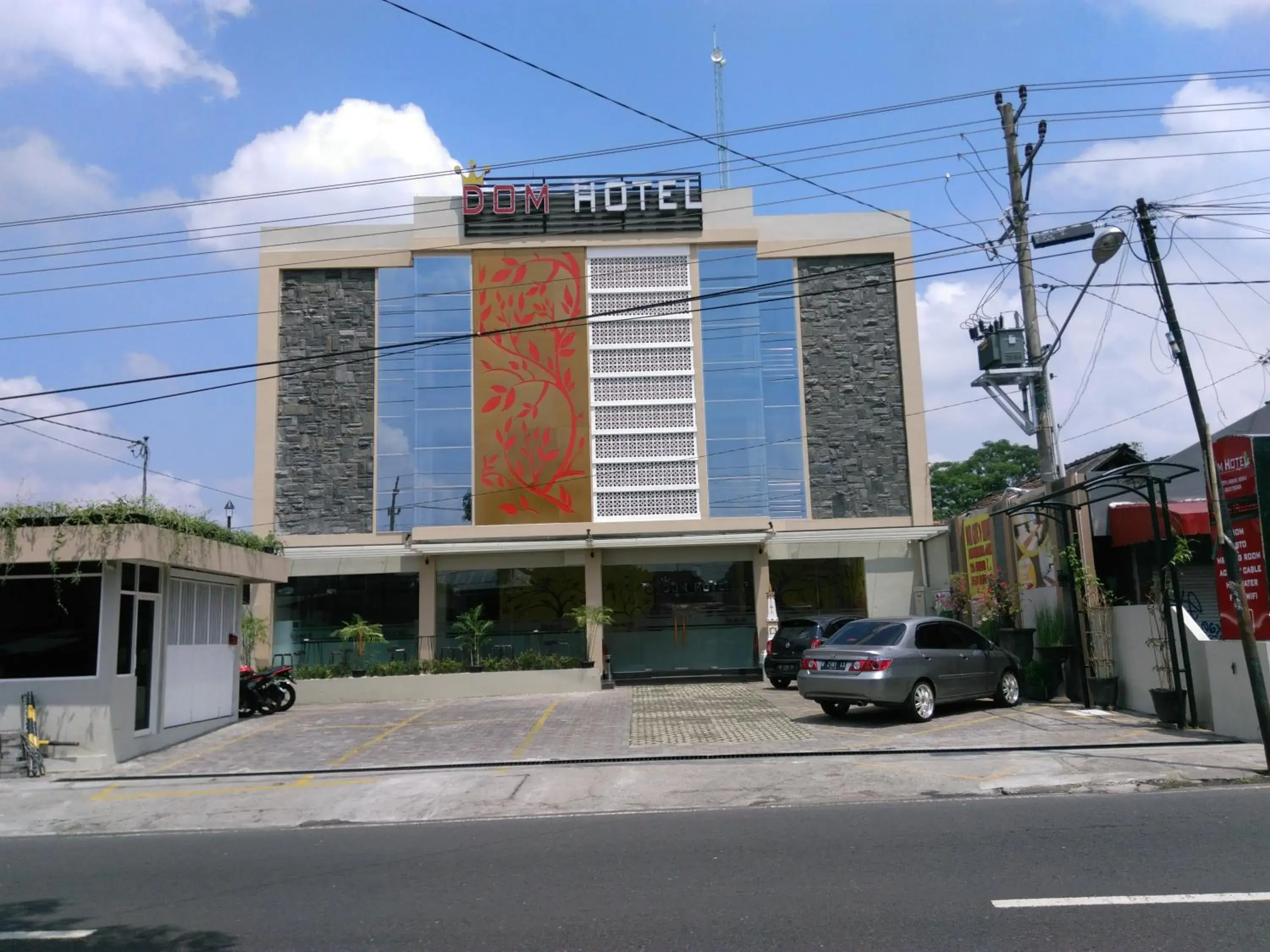 Facade/entrance in Dom Hotel Jogja