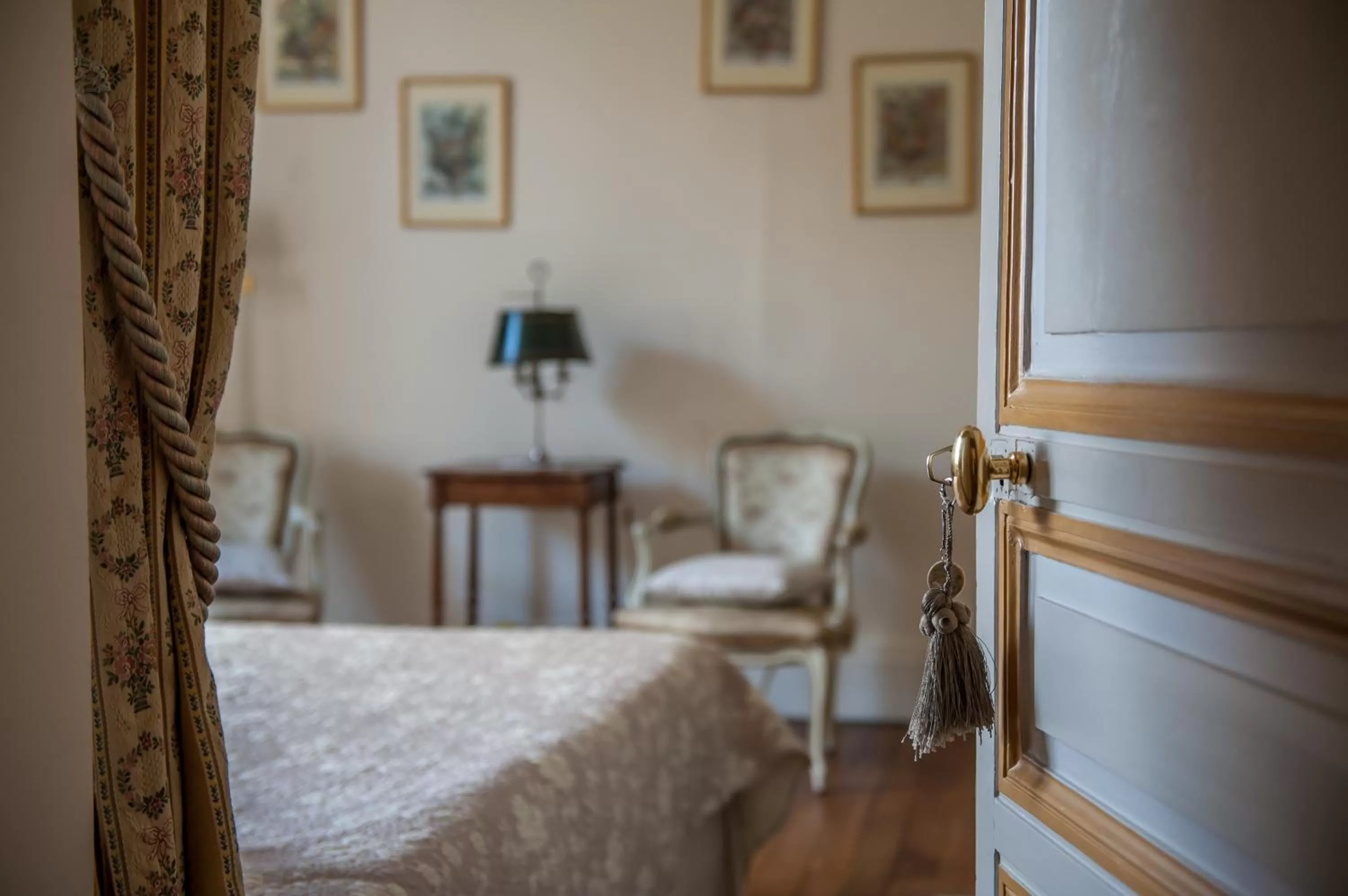 Bedroom, Bed in L'Oustal