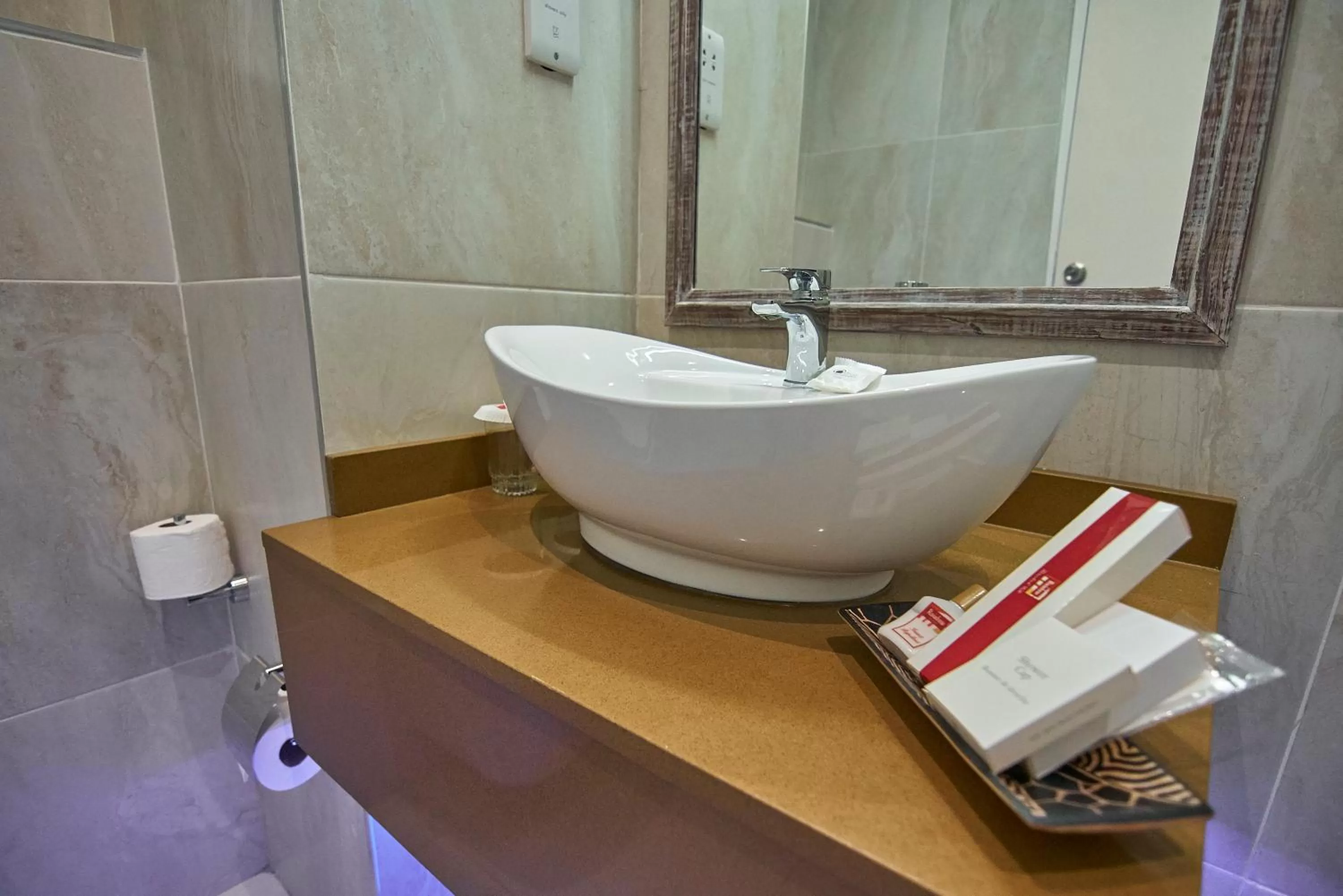 Toilet in Victoria Falls Rainbow Hotel