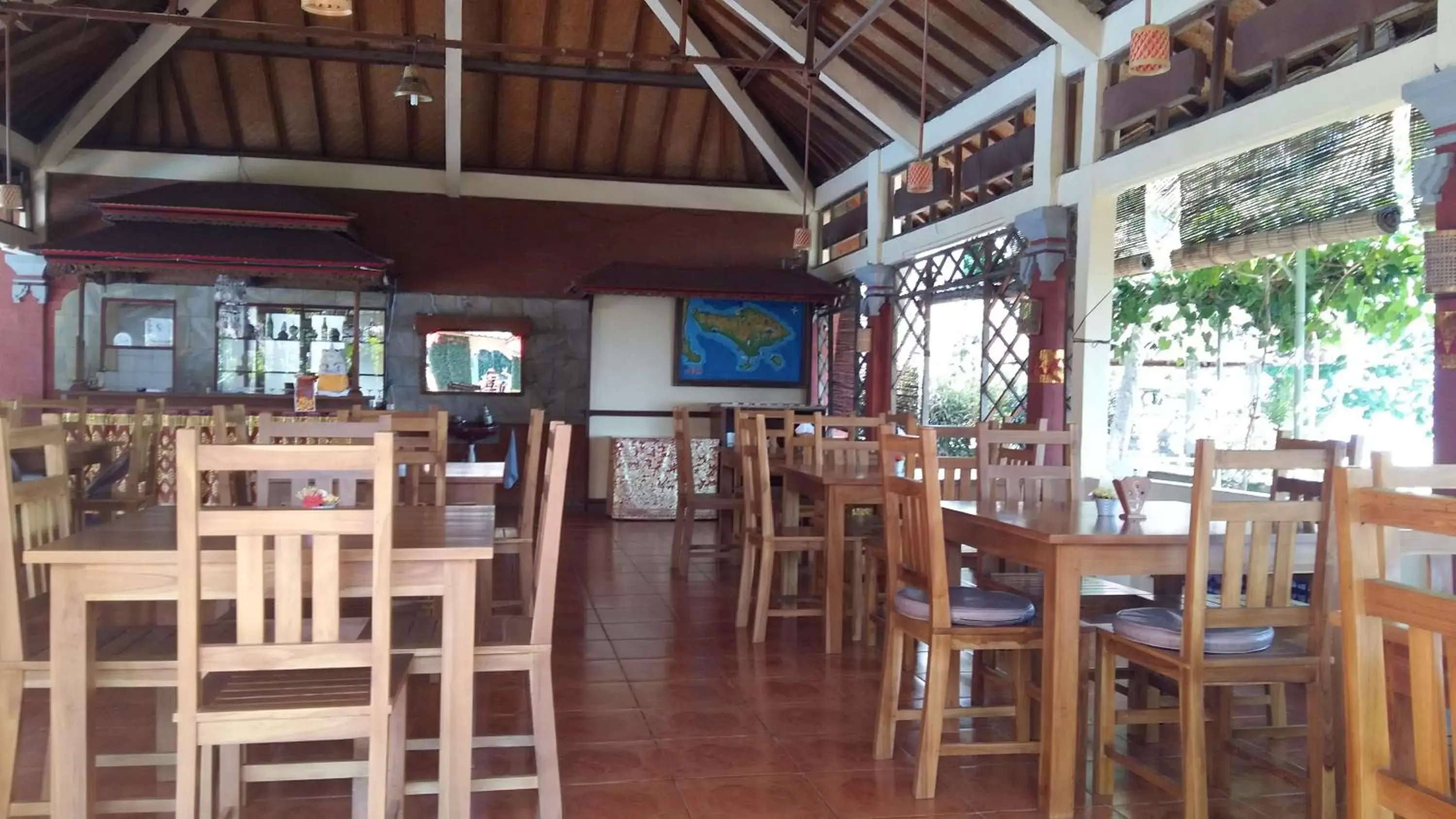 Restaurant/Places to Eat in Lovina Beach Hotel