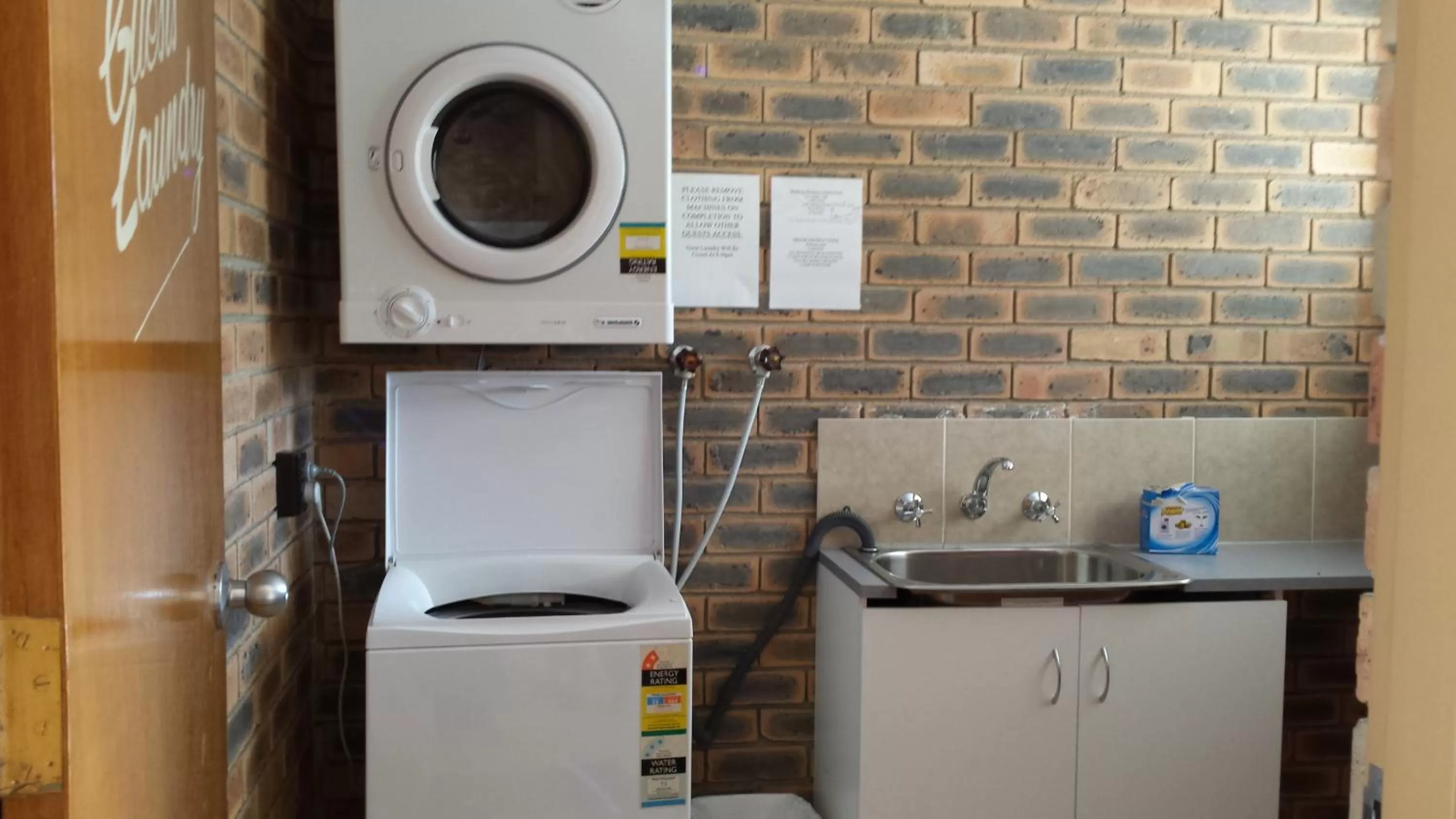 Kitchen or kitchenette in Sandhurst Motor Inn Bendigo