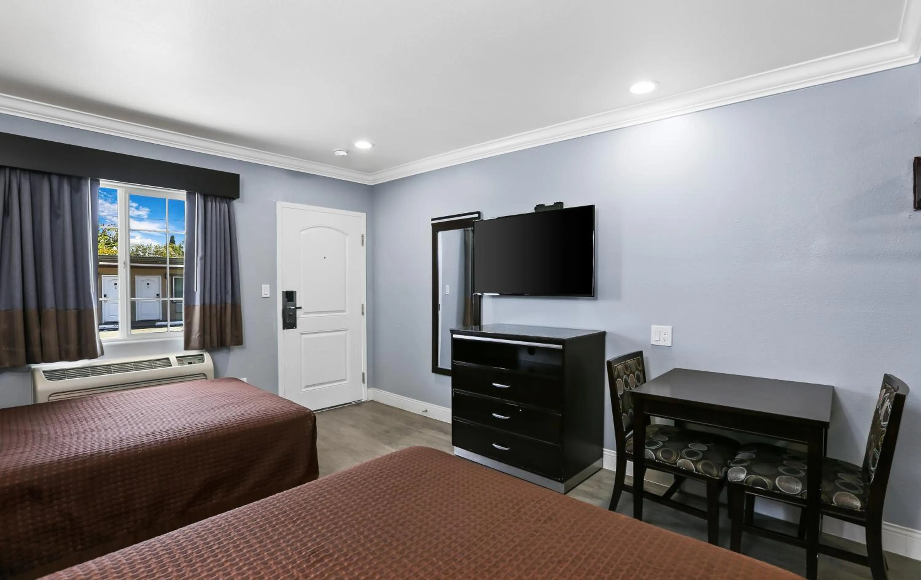 Bed in 3rd Avenue Inn