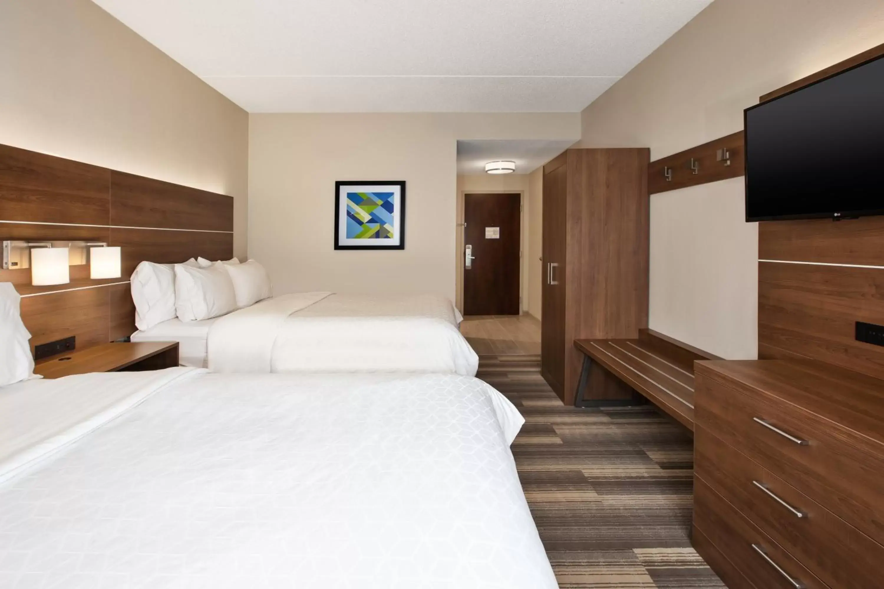 Photo of the whole room, Bed in Holiday Inn Express Hotel & Suites Warrenton, an IHG Hotel