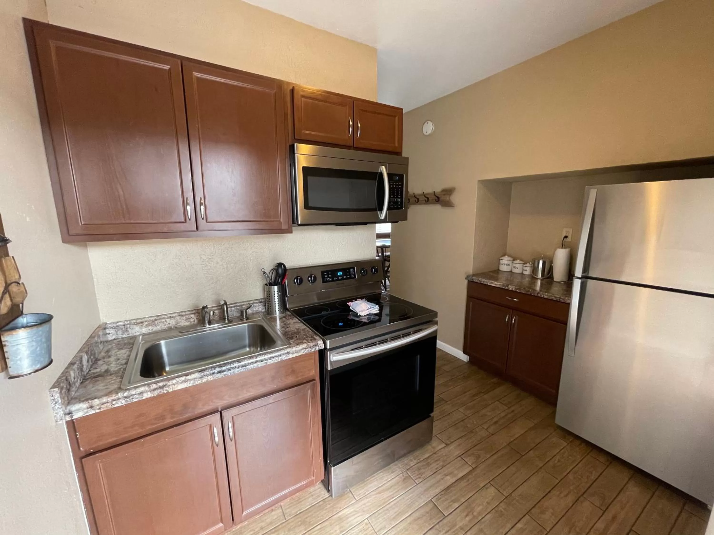 Kitchen or kitchenette in Estes Mountain Inn