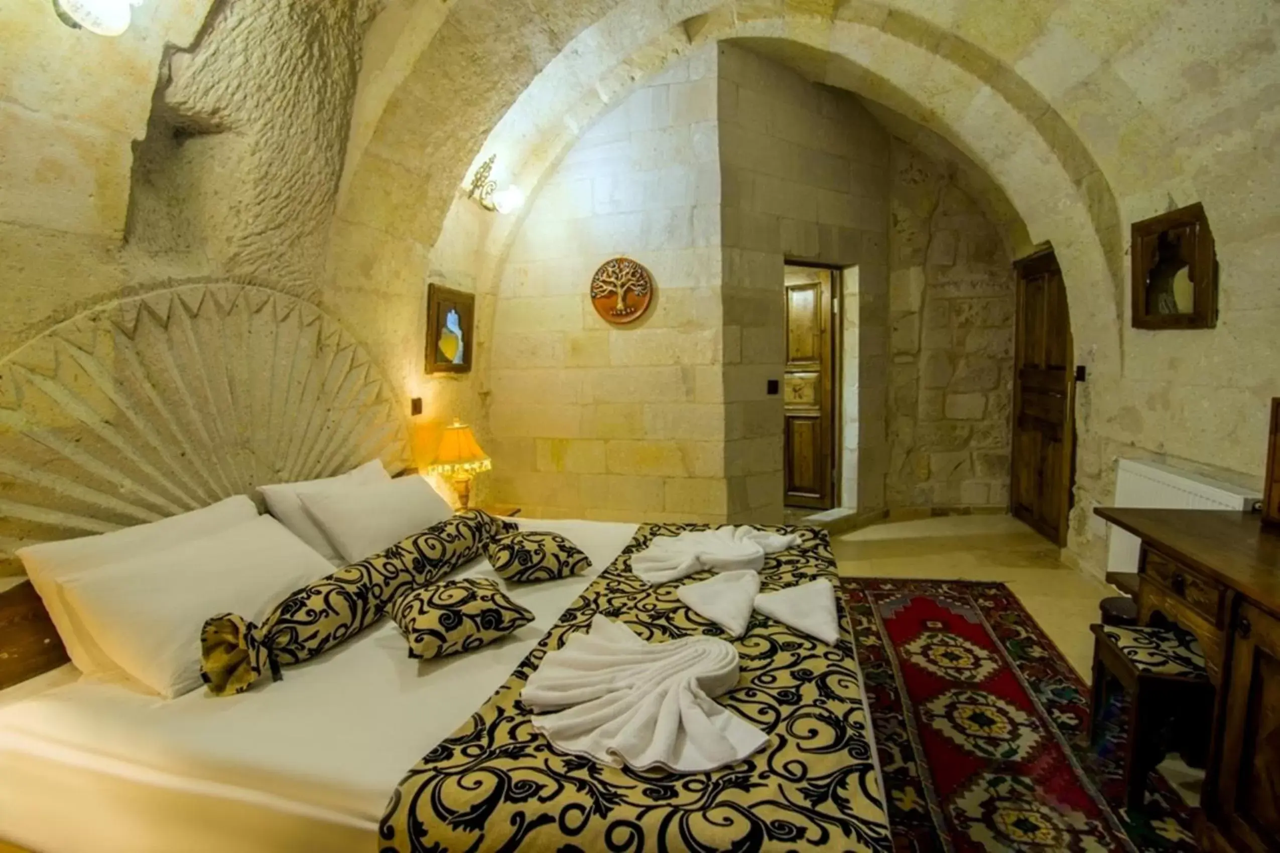 Photo of the whole room, Bed in Historical Goreme House