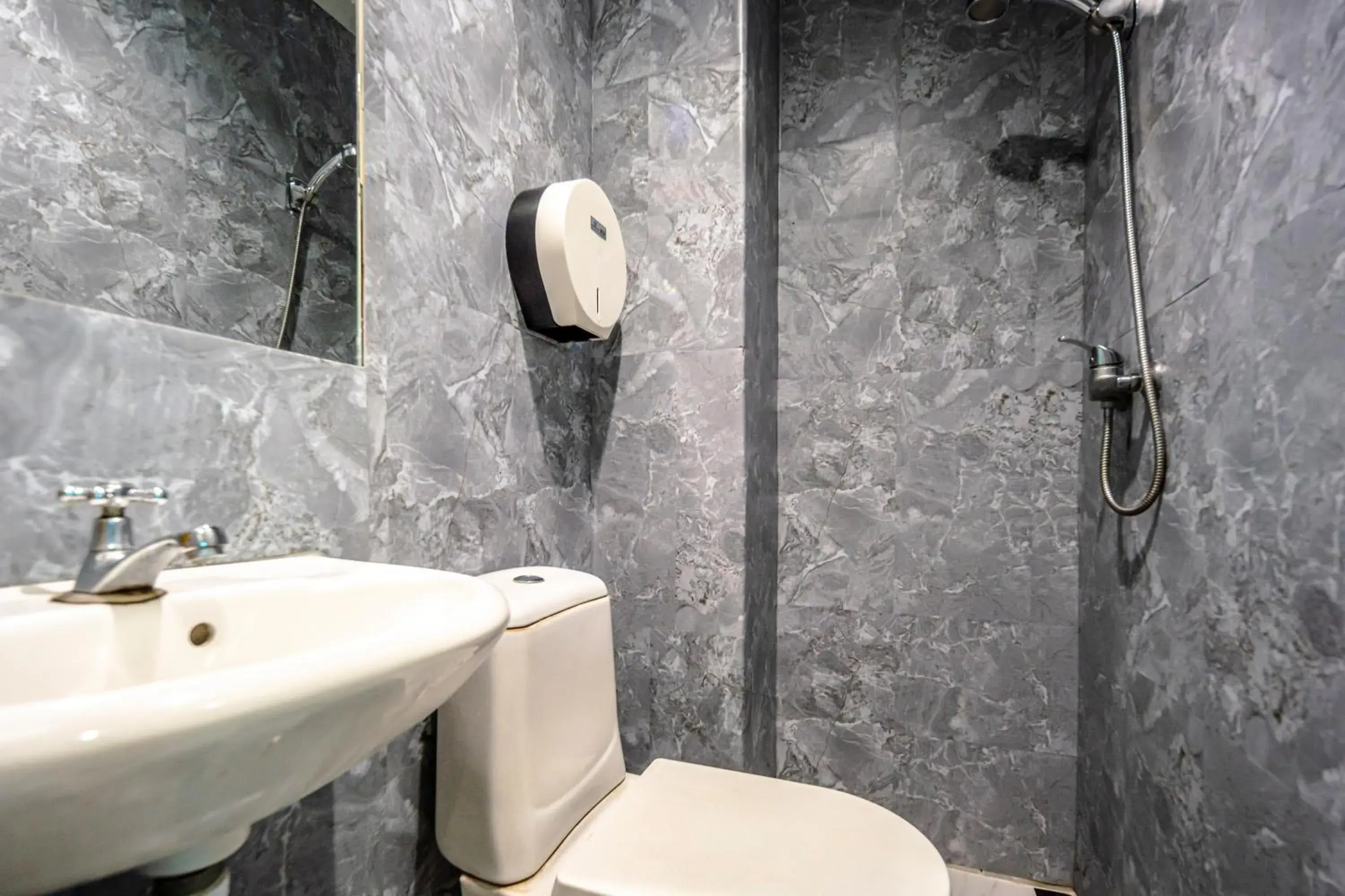 Shower, Bathroom in K Hotel 1515