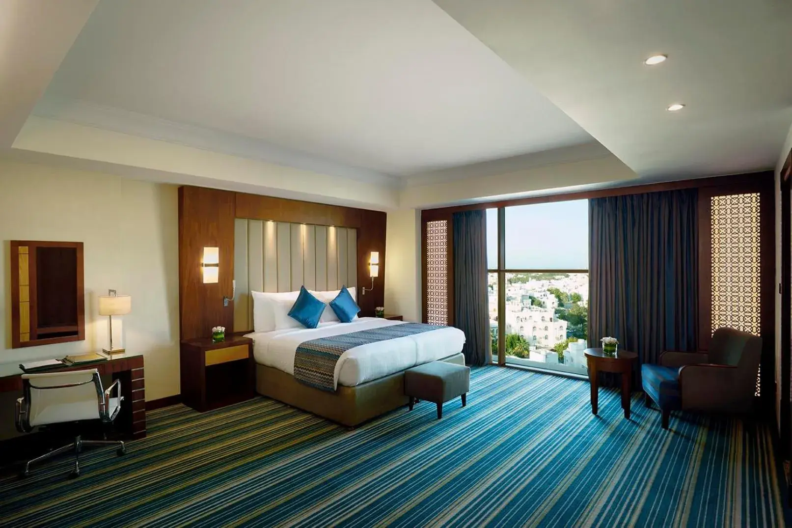 Photo of the whole room, Bed in Royal Tulip Muscat Photo of the whole room, Bed in Royal Tulip Muscat