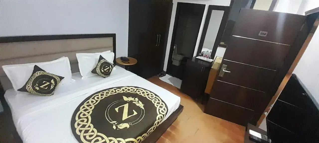 Bed in Zenith Hotel - Delhi Airport