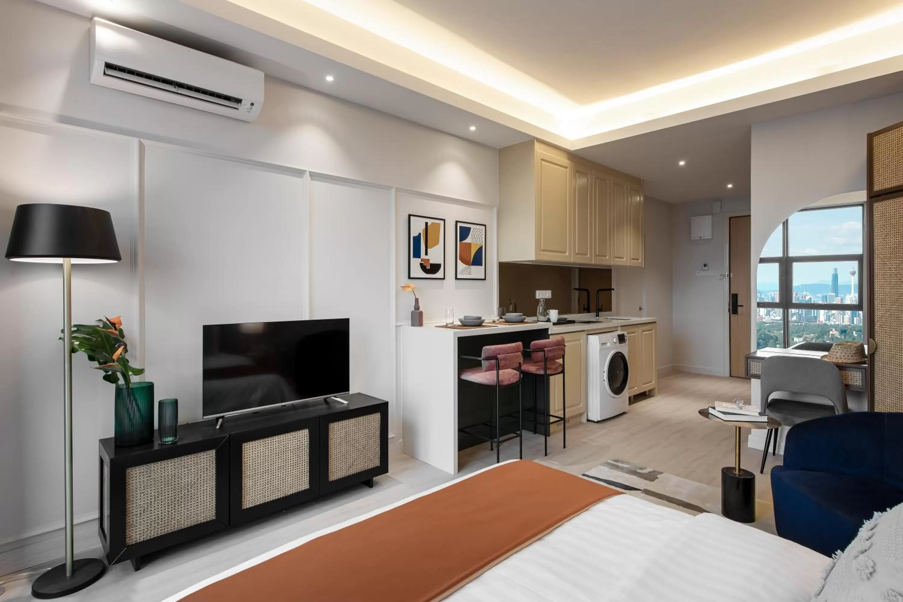 Communal lounge/ TV room, Bed in AMI Suites - Arte Mont Kiara