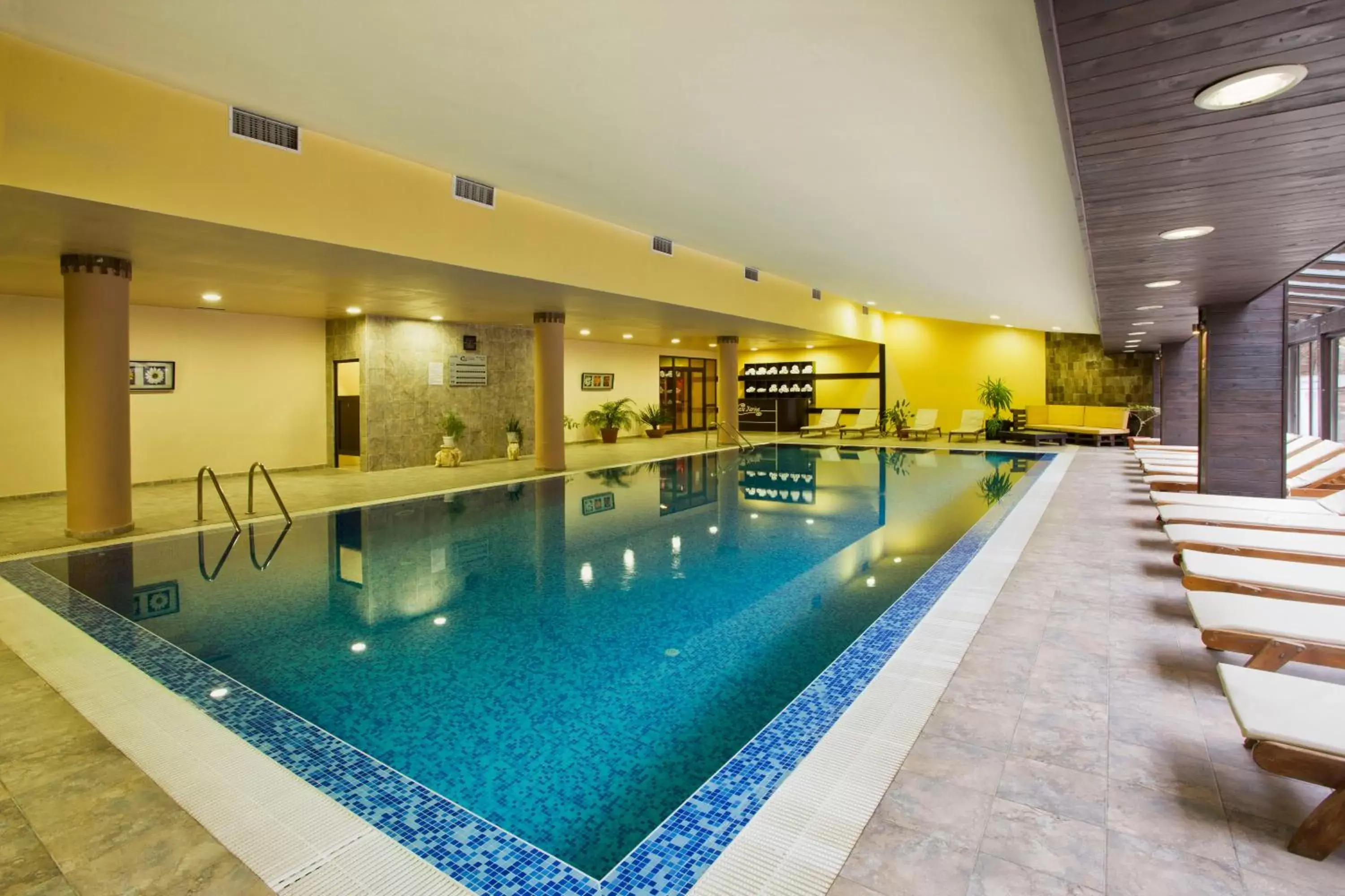 Swimming Pool in Hotel Casa Karina Bansko - Half Board & All Inclusive