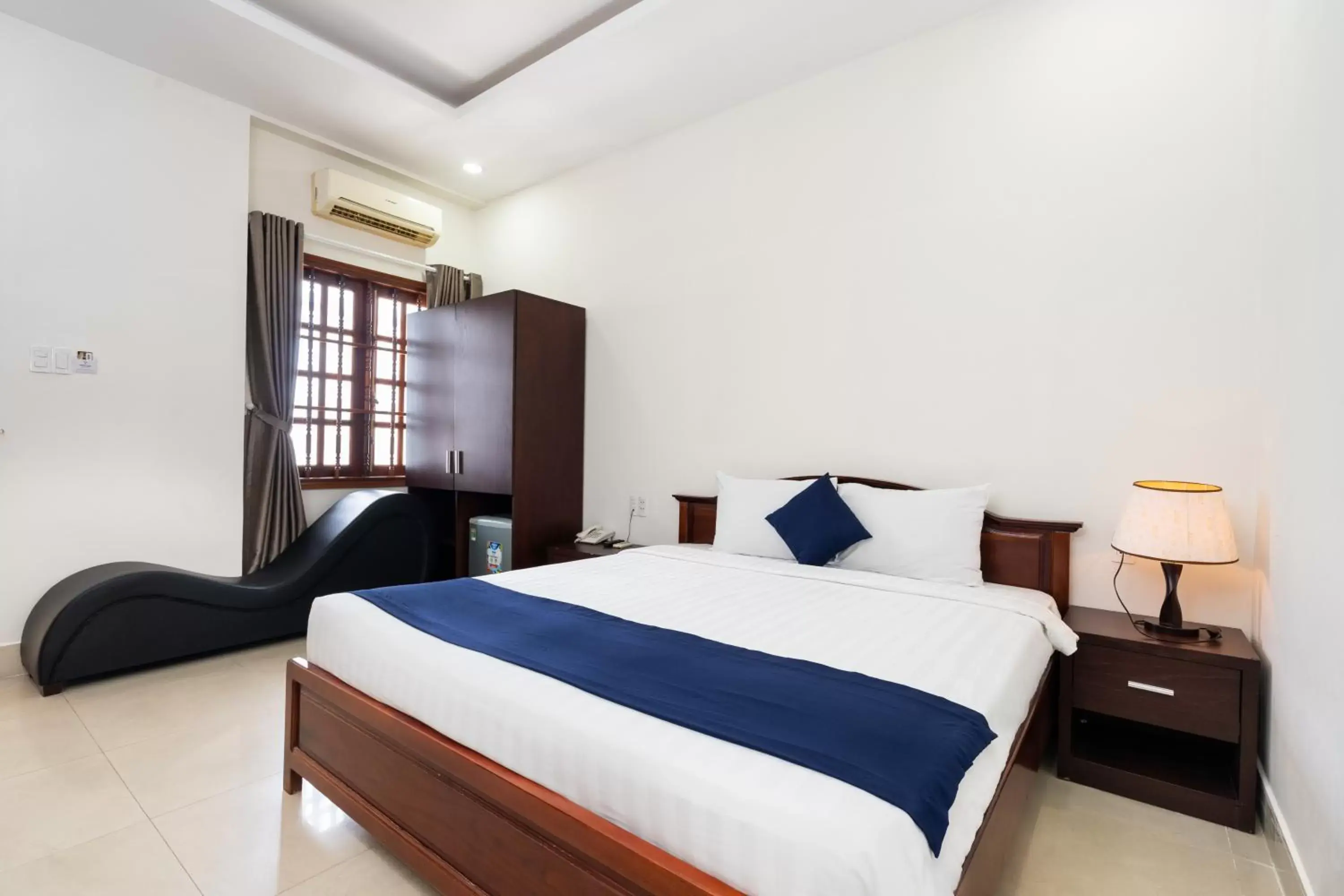 Superior Double Room in Central Hotel by Joi Hospitality Superior Double Room in Central Hotel by Joi Hospitality