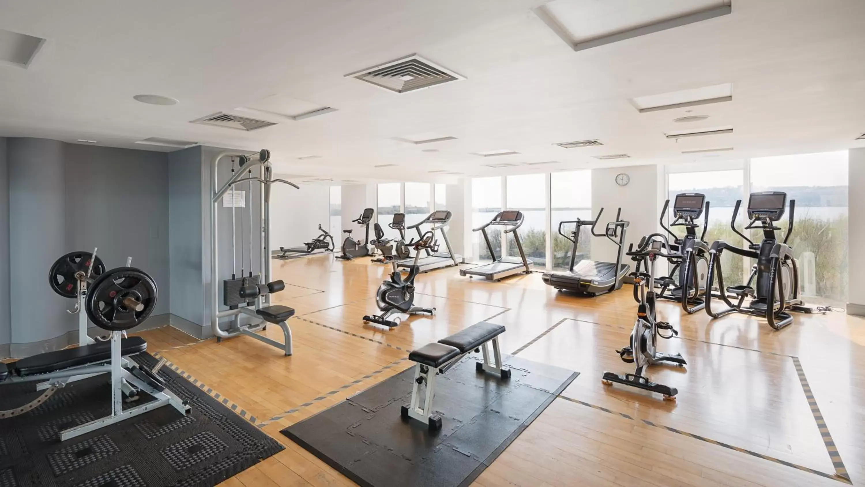 Spa and wellness centre/facilities, Fitness Center/Facilities in voco St. David's Cardiff, an IHG Hotel