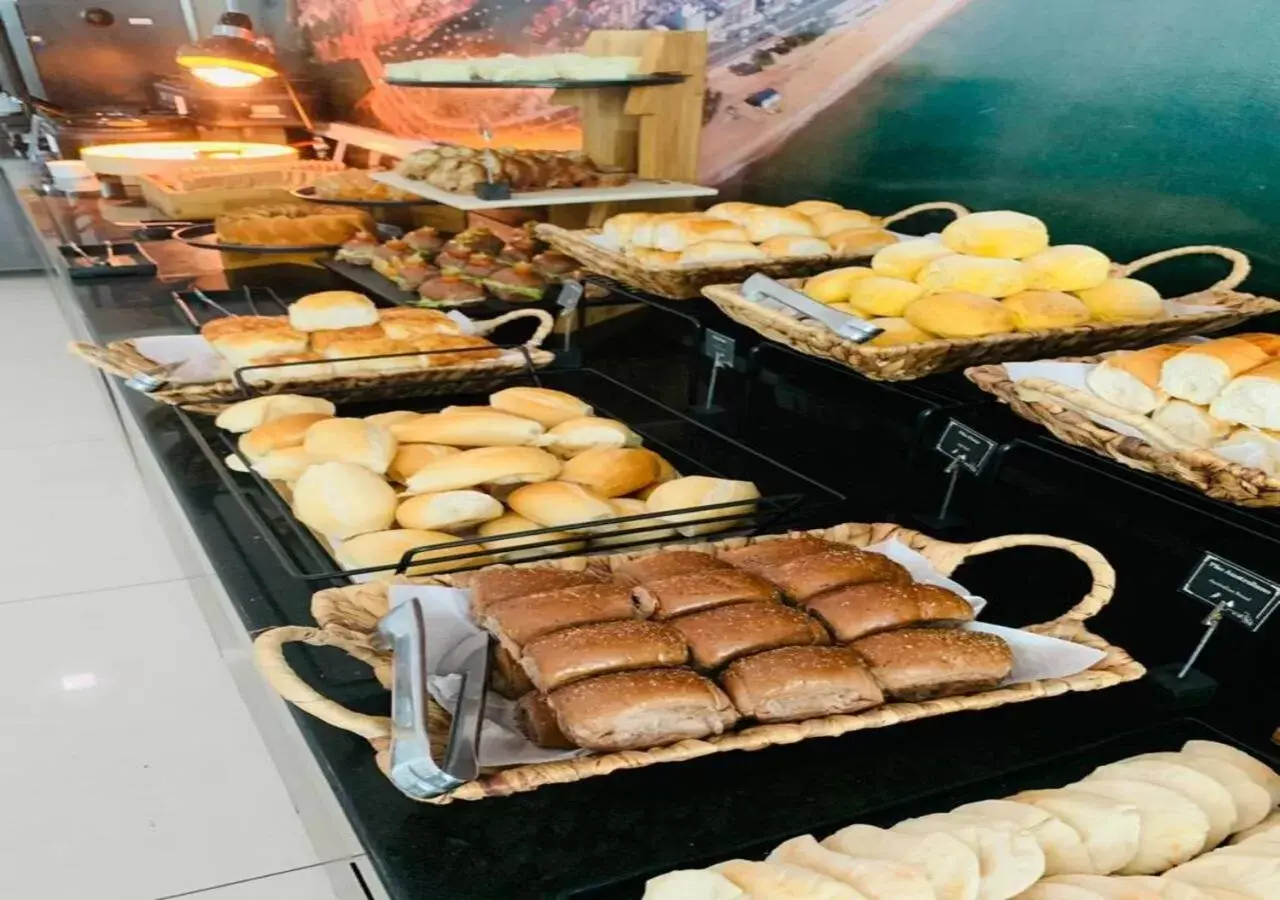 Breakfast, Food in Alameda Vitória Hotel