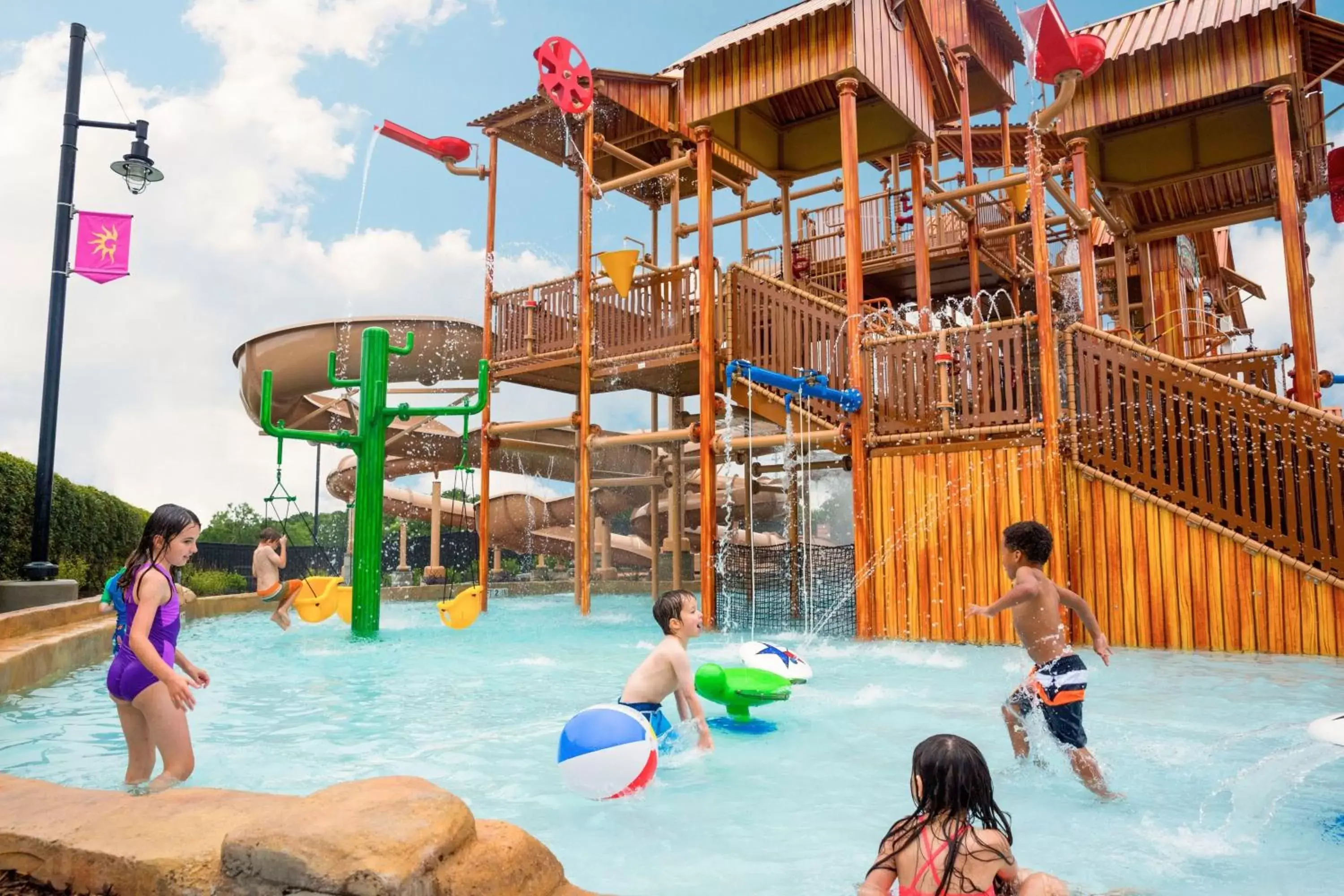 Swimming pool, Water Park in Gaylord Texan Resort and Convention Center