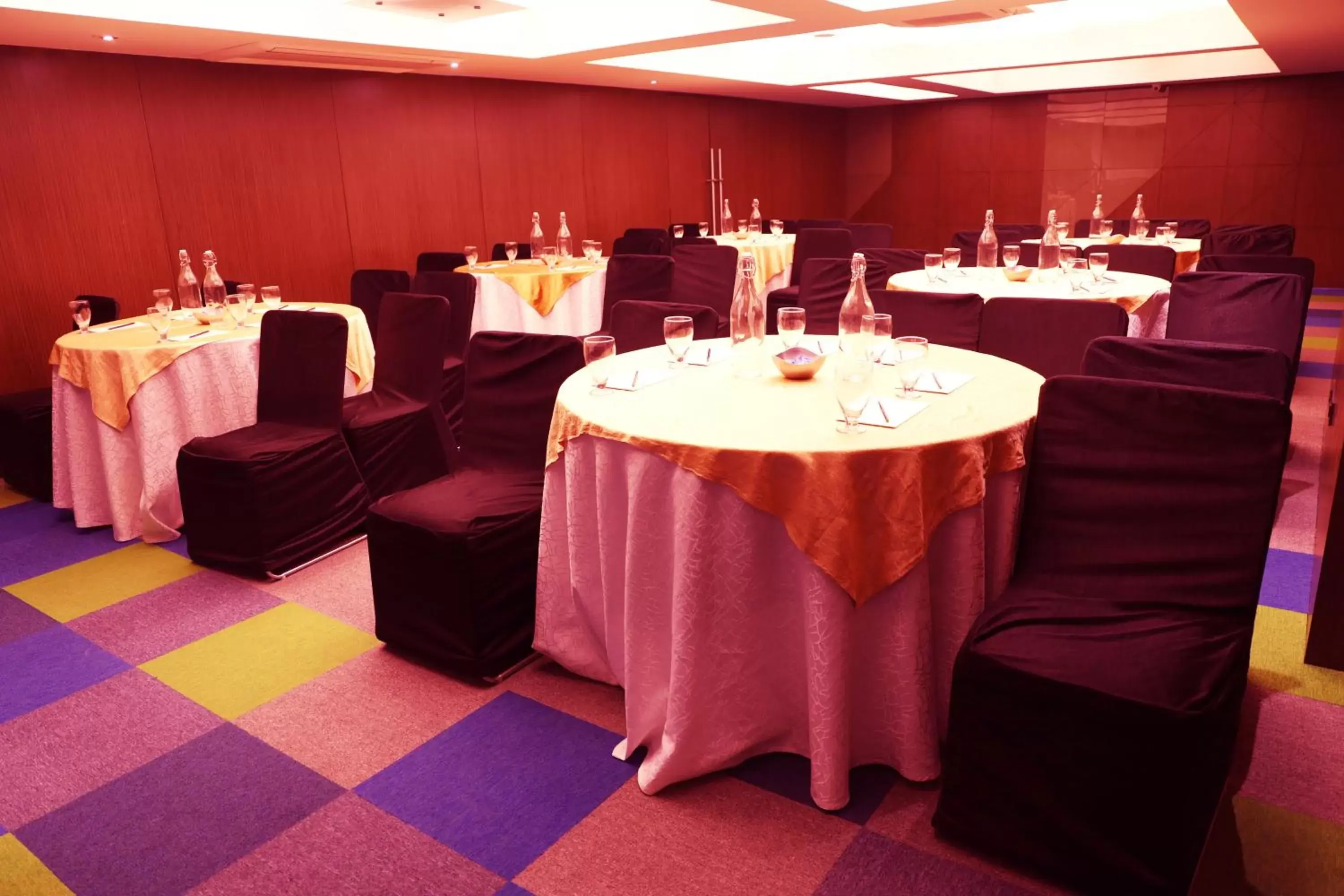 Banquet/Function facilities, Banquet Facilities in Royal Orchid Golden Suites Pune