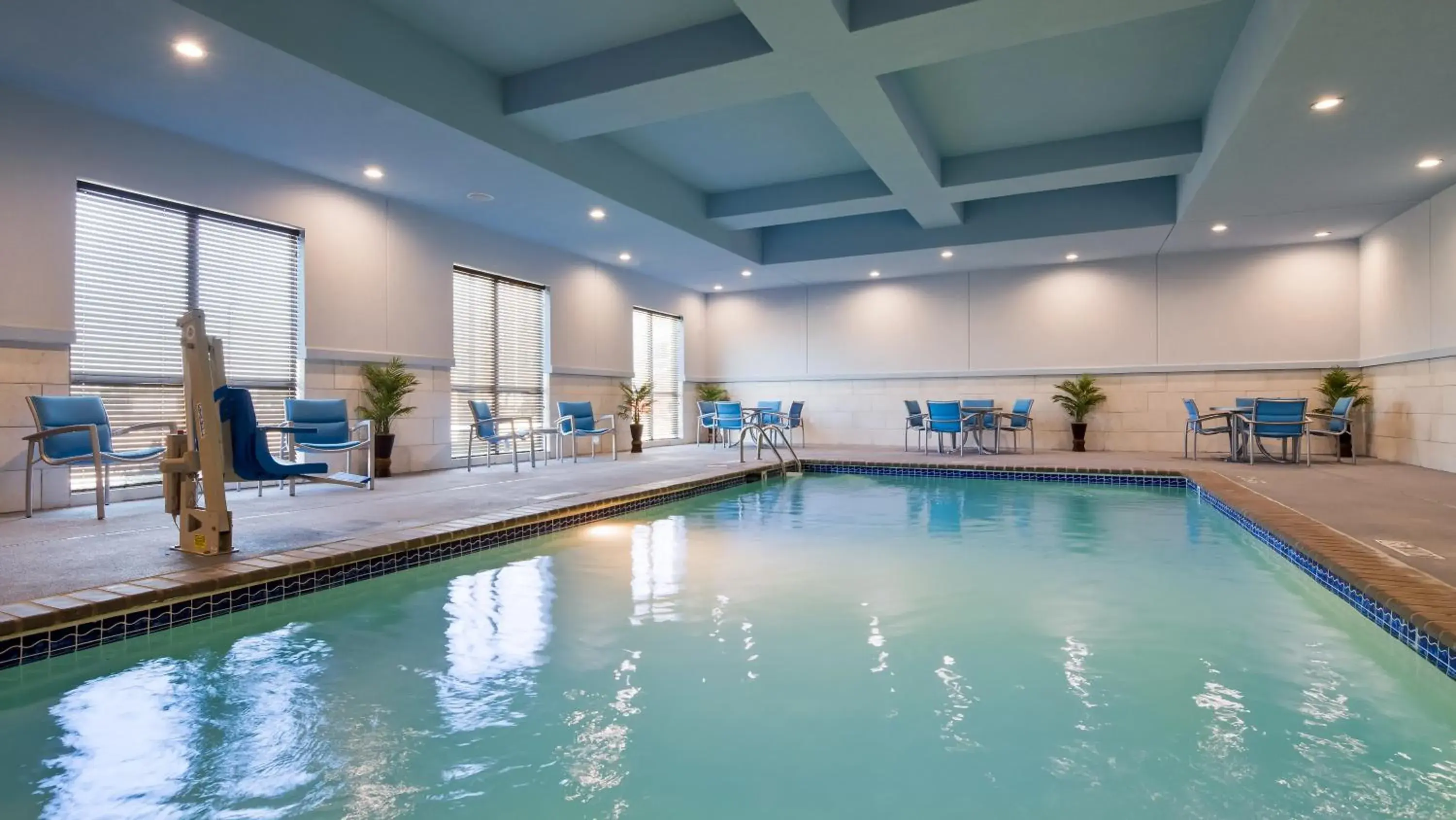 Swimming Pool in Best Western Plus Buda Austin Inn & Suites