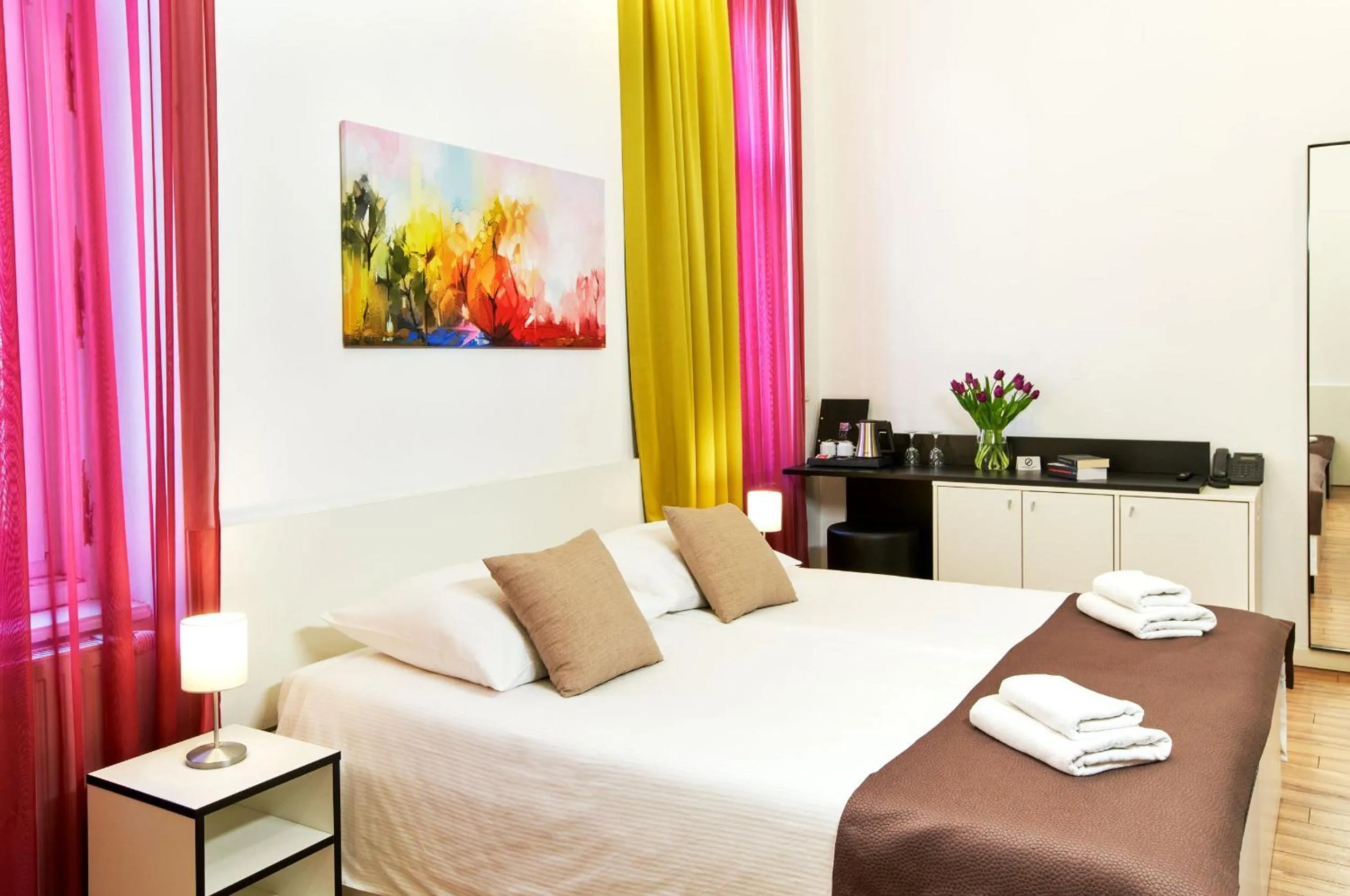 Bed in Art Hotel Like