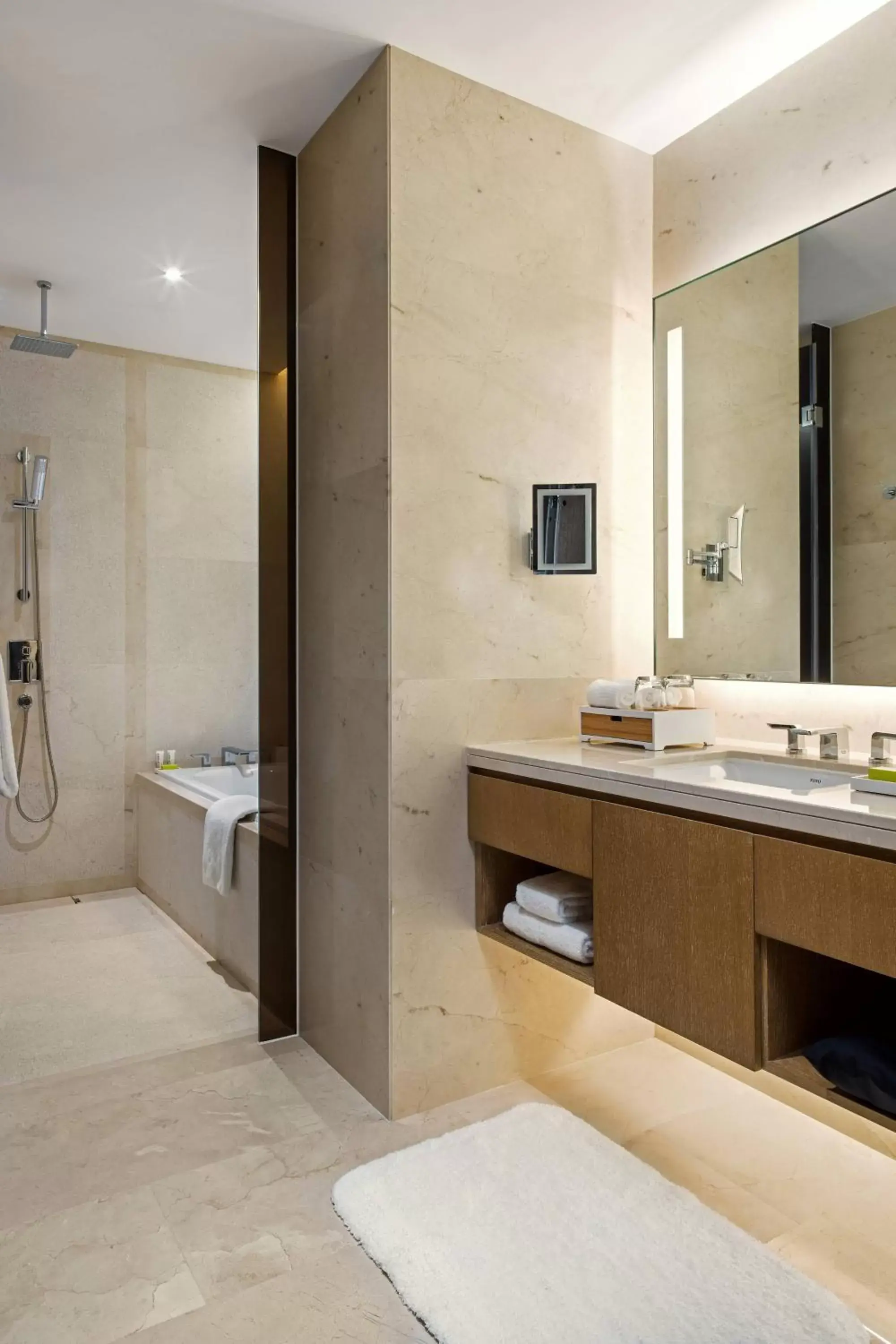 Bathroom in Le Meridien Shenyang Heping