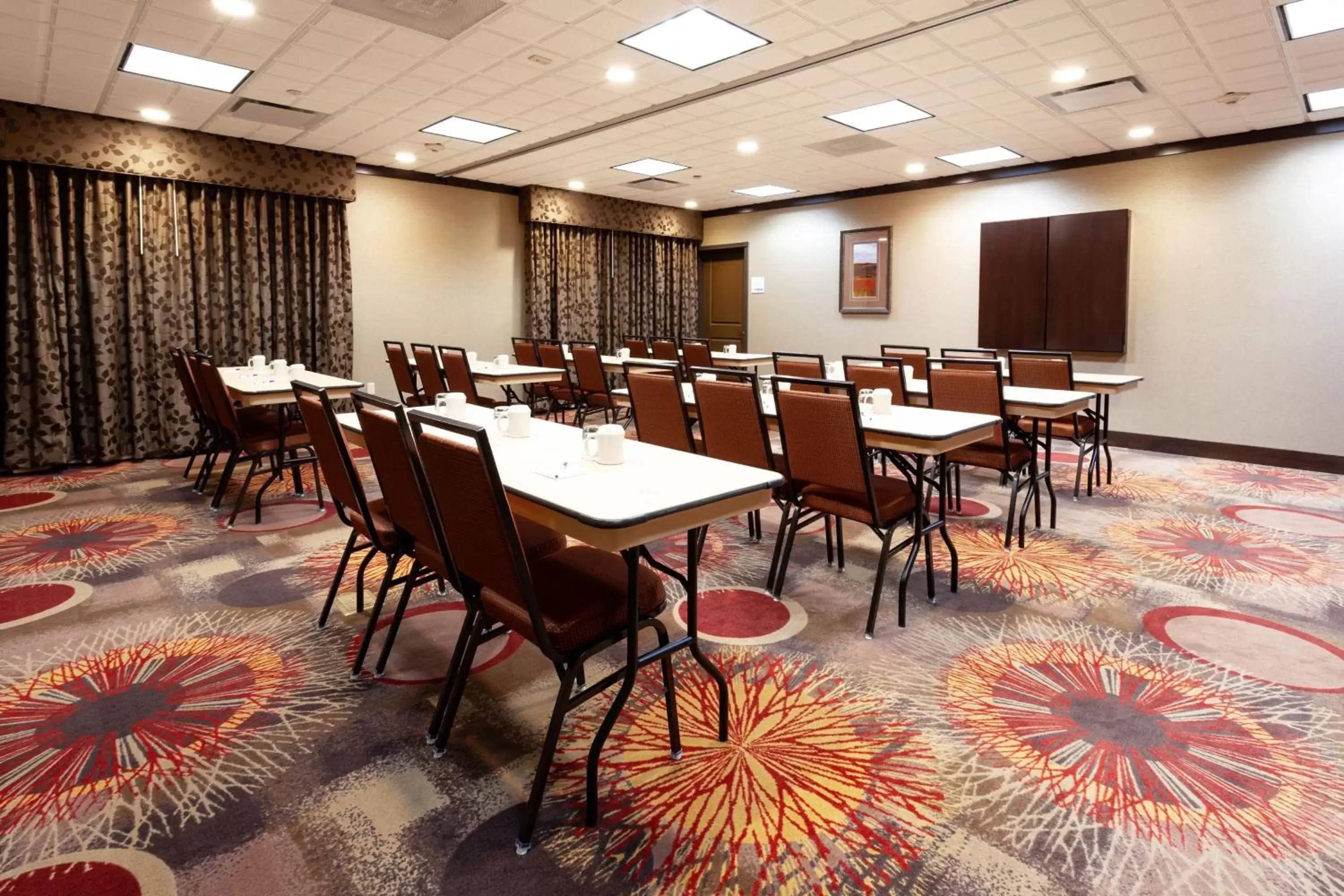 Meeting/conference room in Holiday Inn Express Hotel & Suites Cheyenne, an IHG Hotel