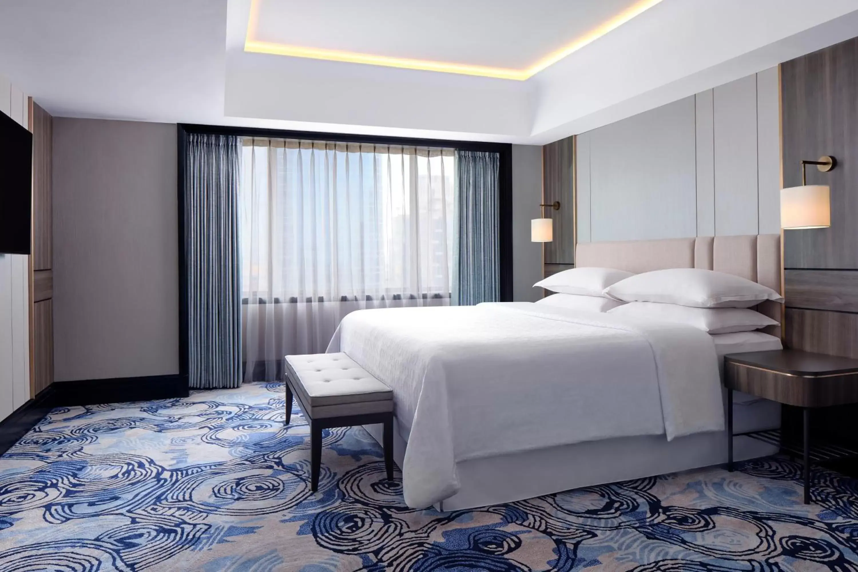 Bedroom, Bed in Sheraton Surabaya Hotel & Towers