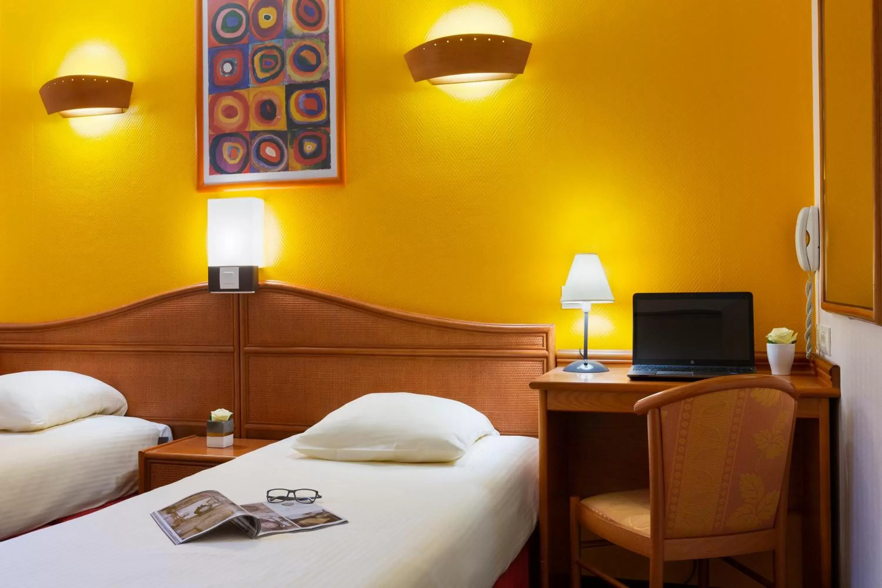 Bedroom, Bed in B&B HOTEL Amneville-les-Thermes