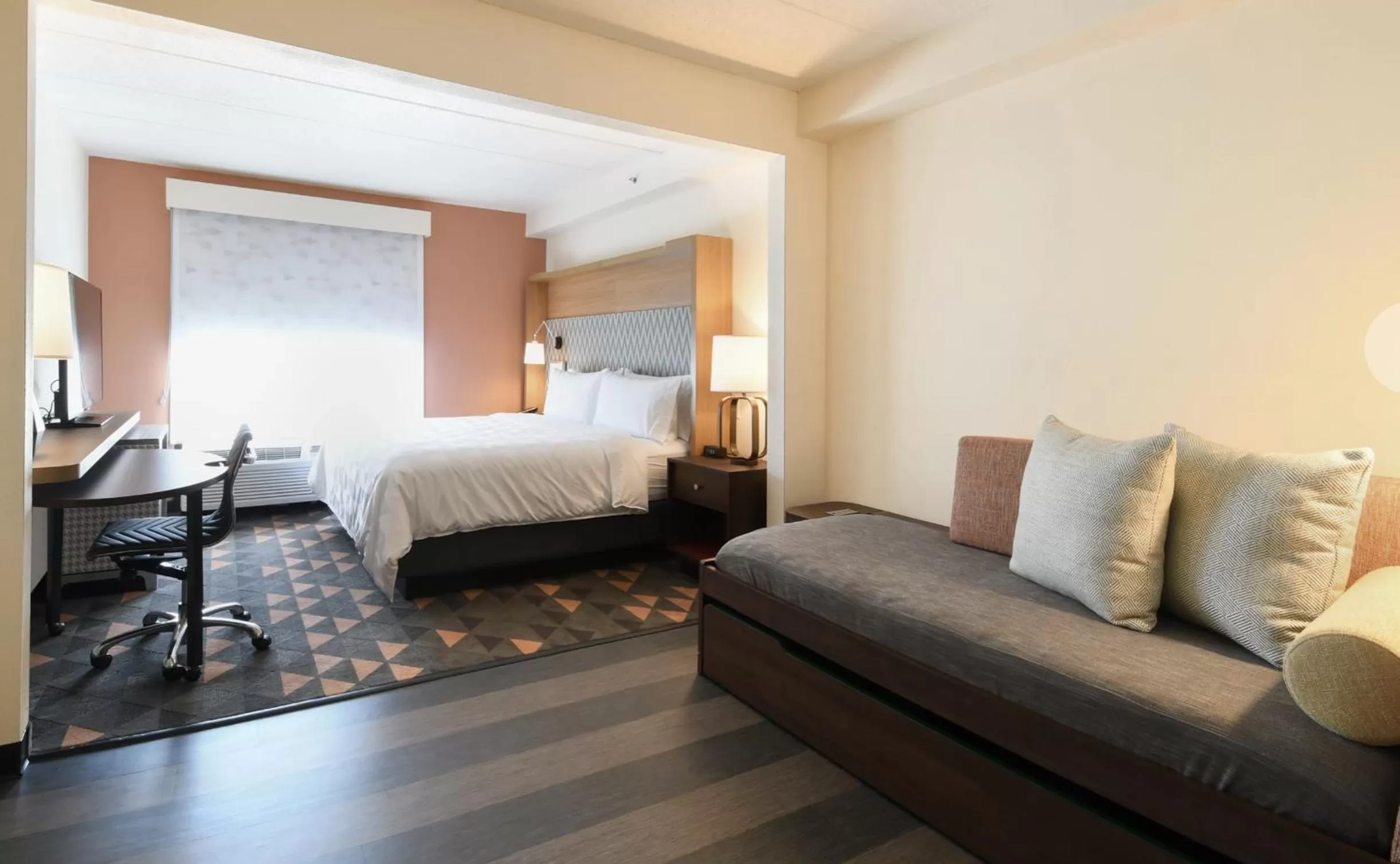 Bed in Holiday Inn Fredericksburg - Conference Center by IHG