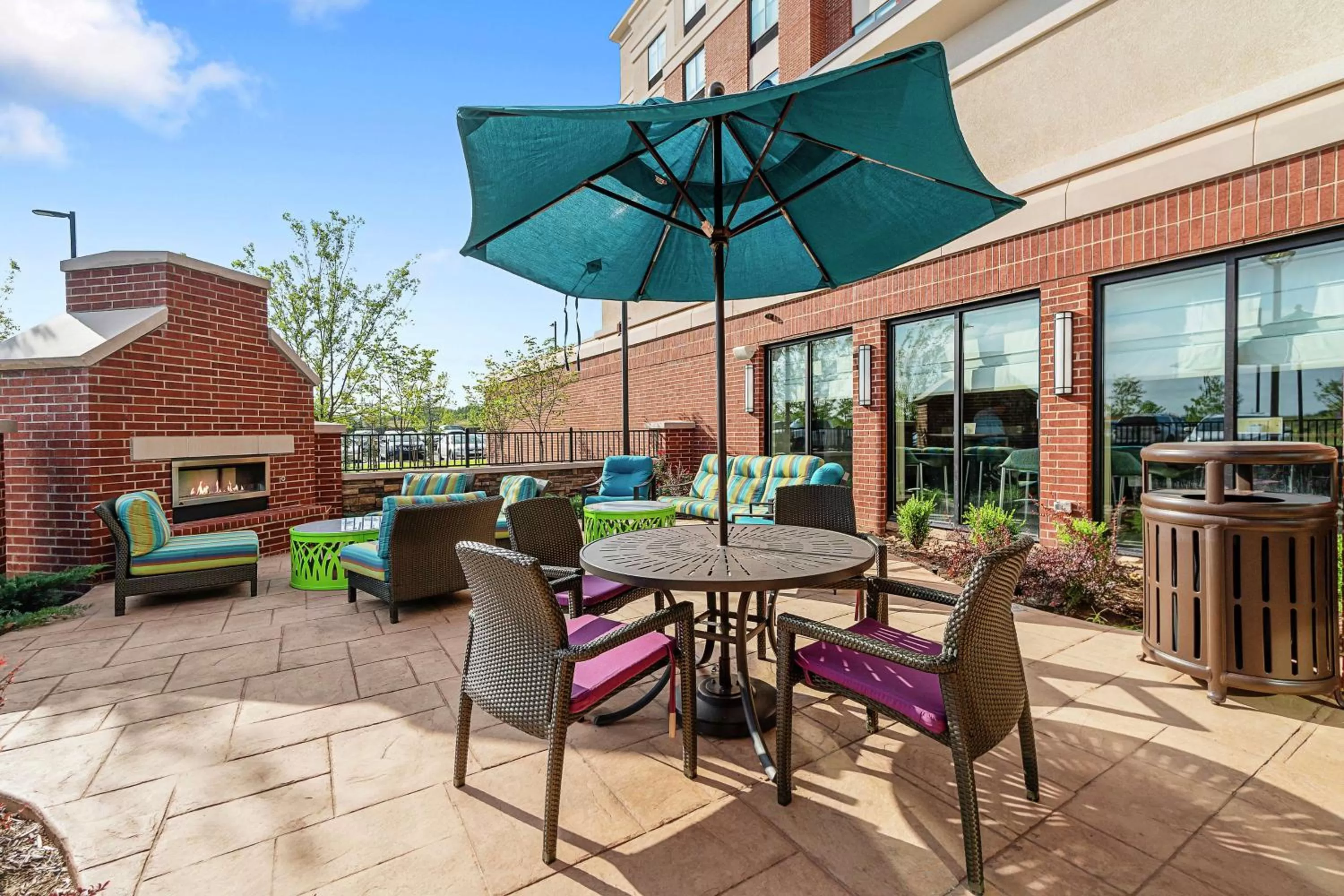 Patio in Hilton Garden Inn Edmond/Oklahoma City North