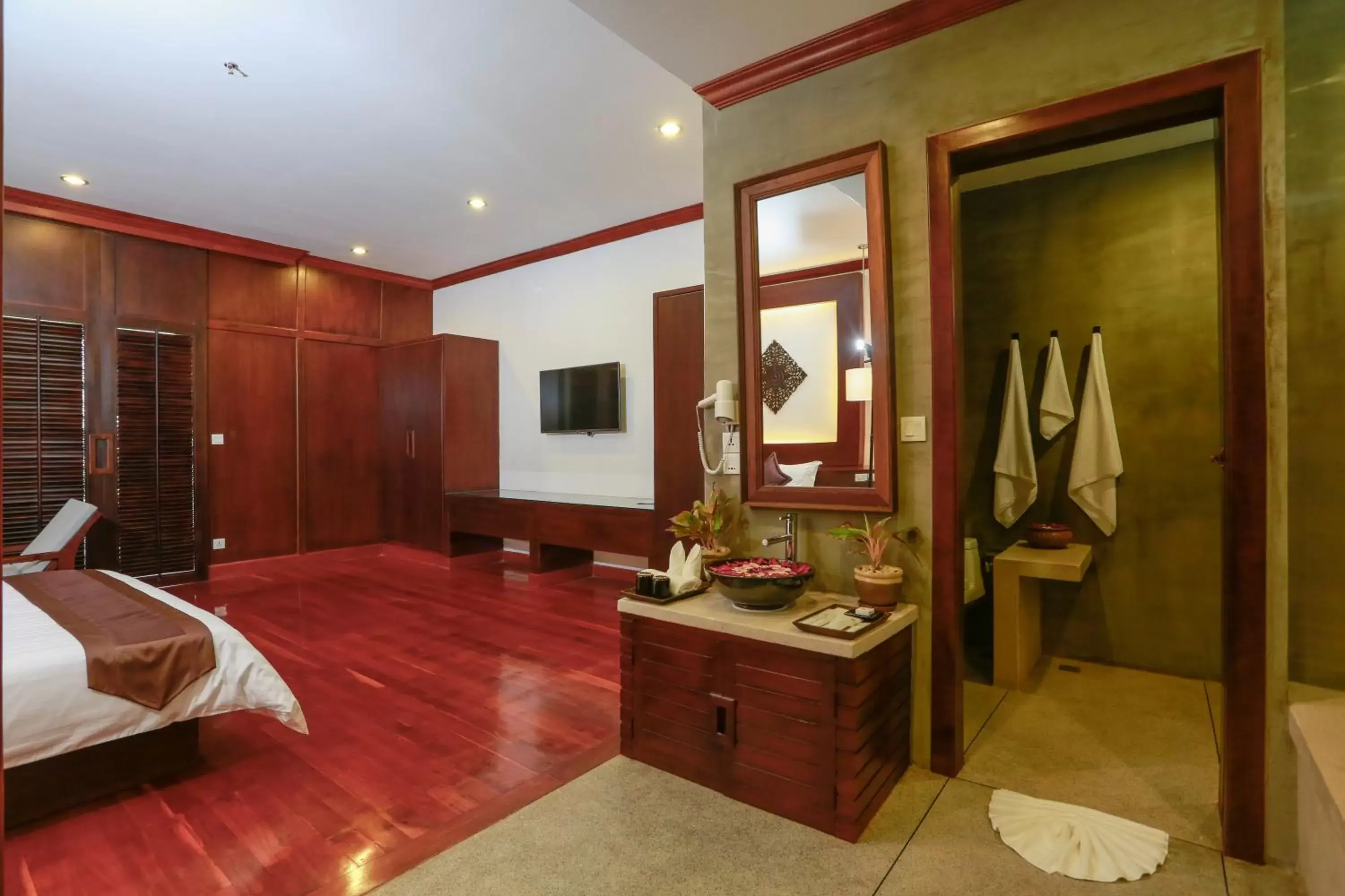 Bathroom, TV/Entertainment Center in The Moon Residence & Spa