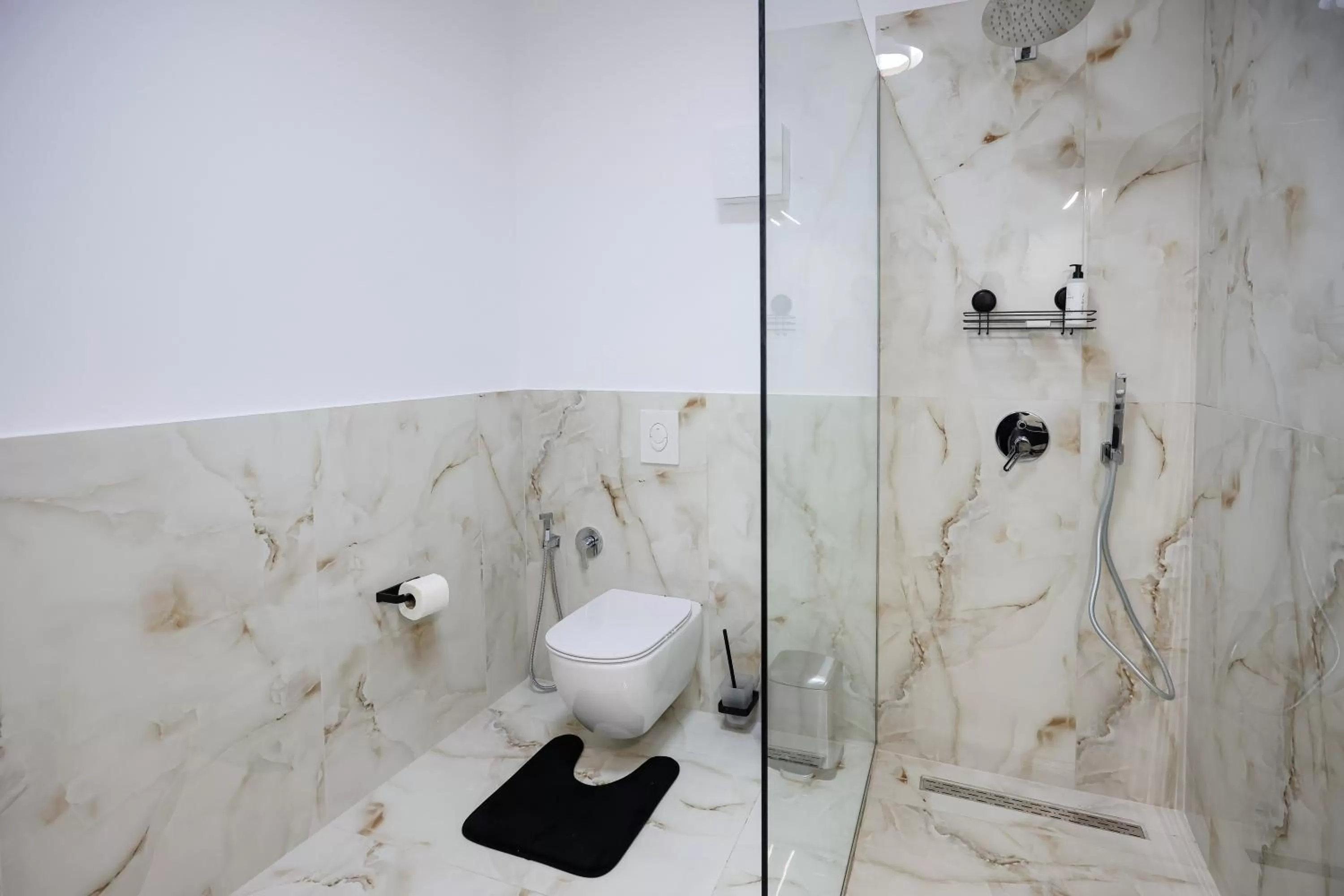 Bathroom in Ferdinand Hotel Rooms