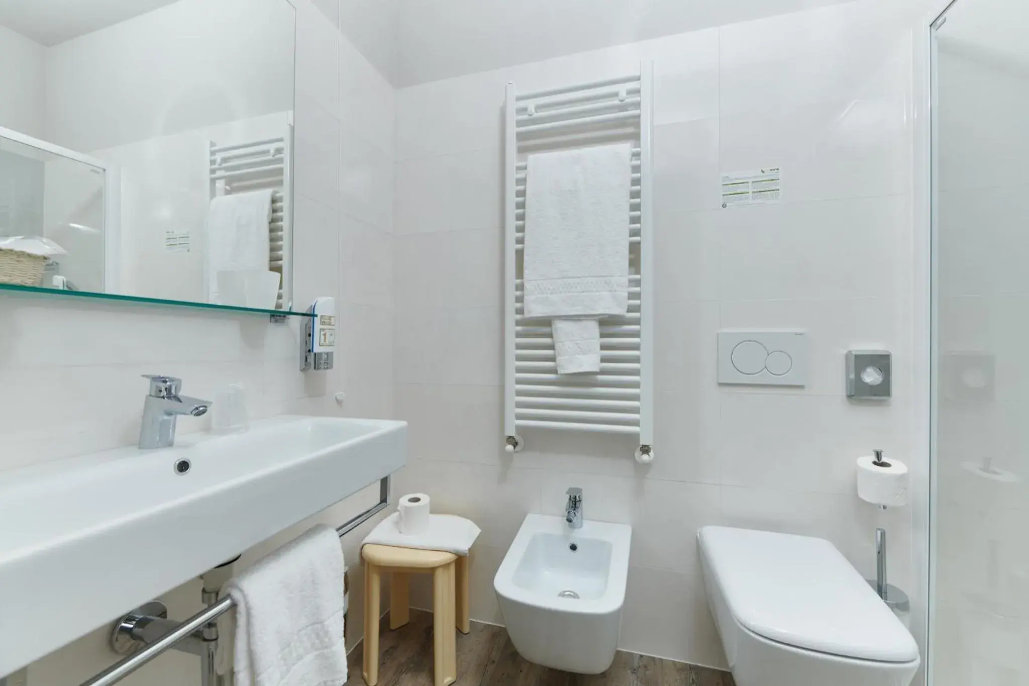 Bathroom in Hotel Benacus Malcesine