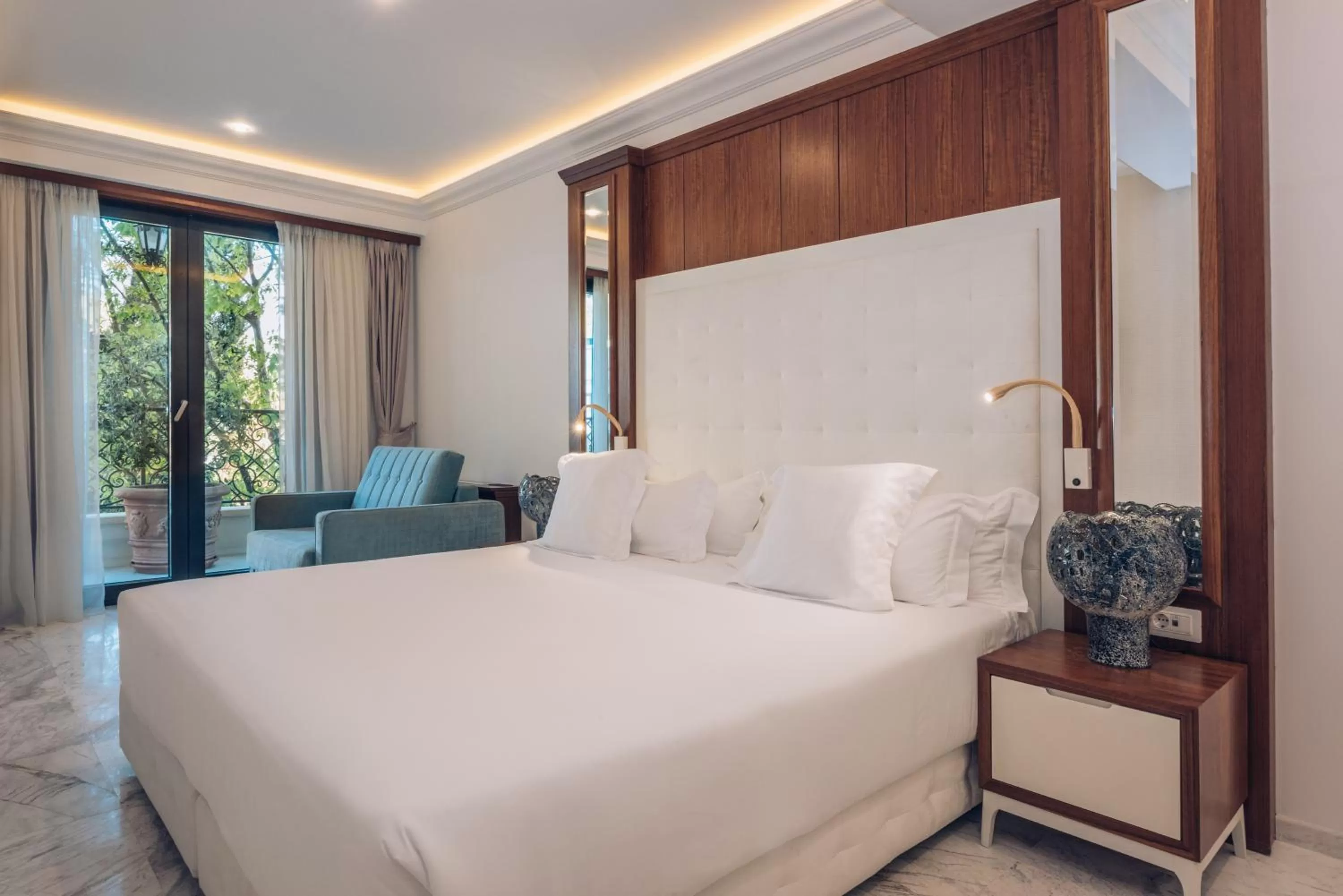 Bed in Iberostar Waves Slavija