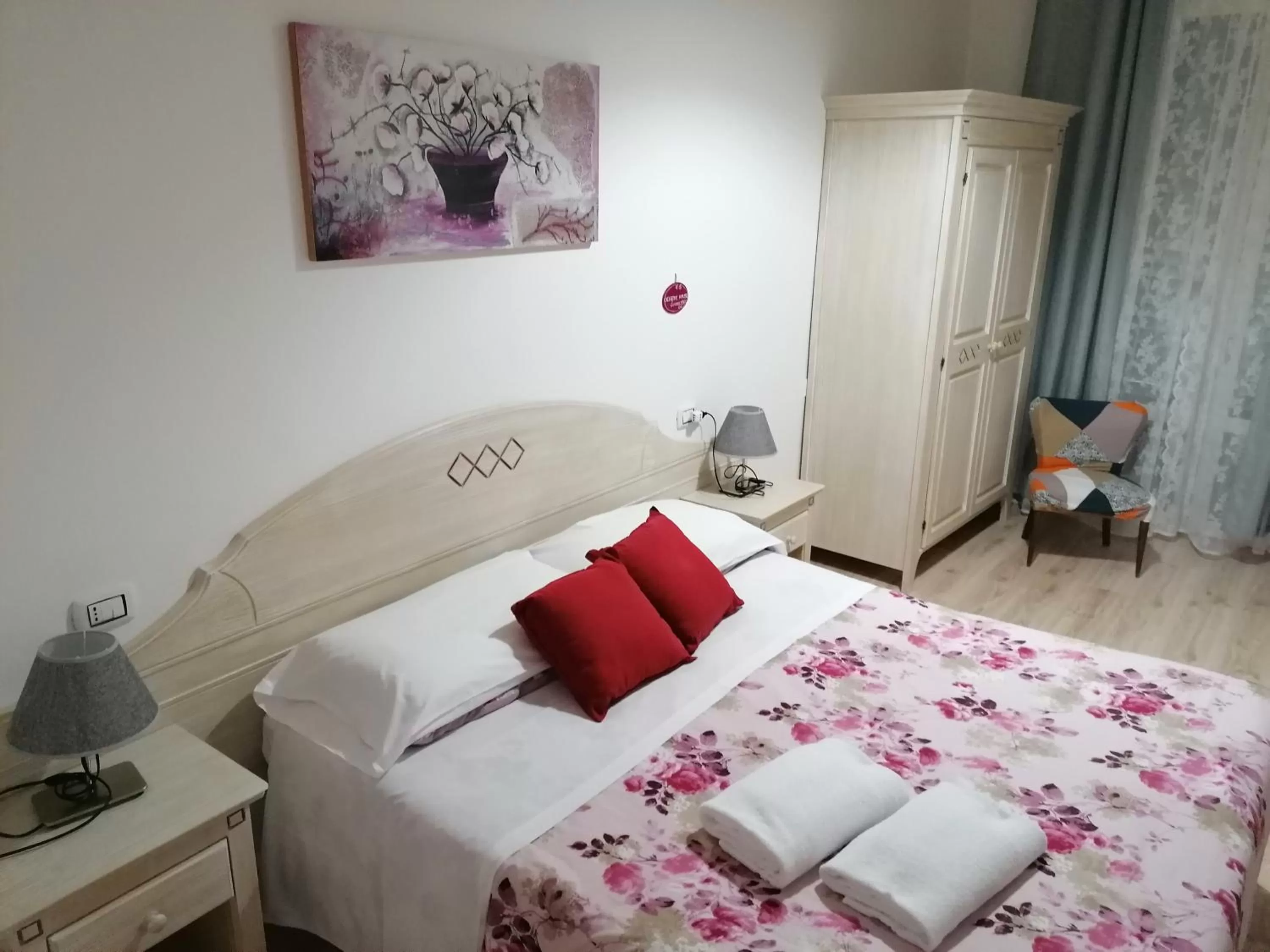 Photo of the whole room, Bed in Cicerone Guest House