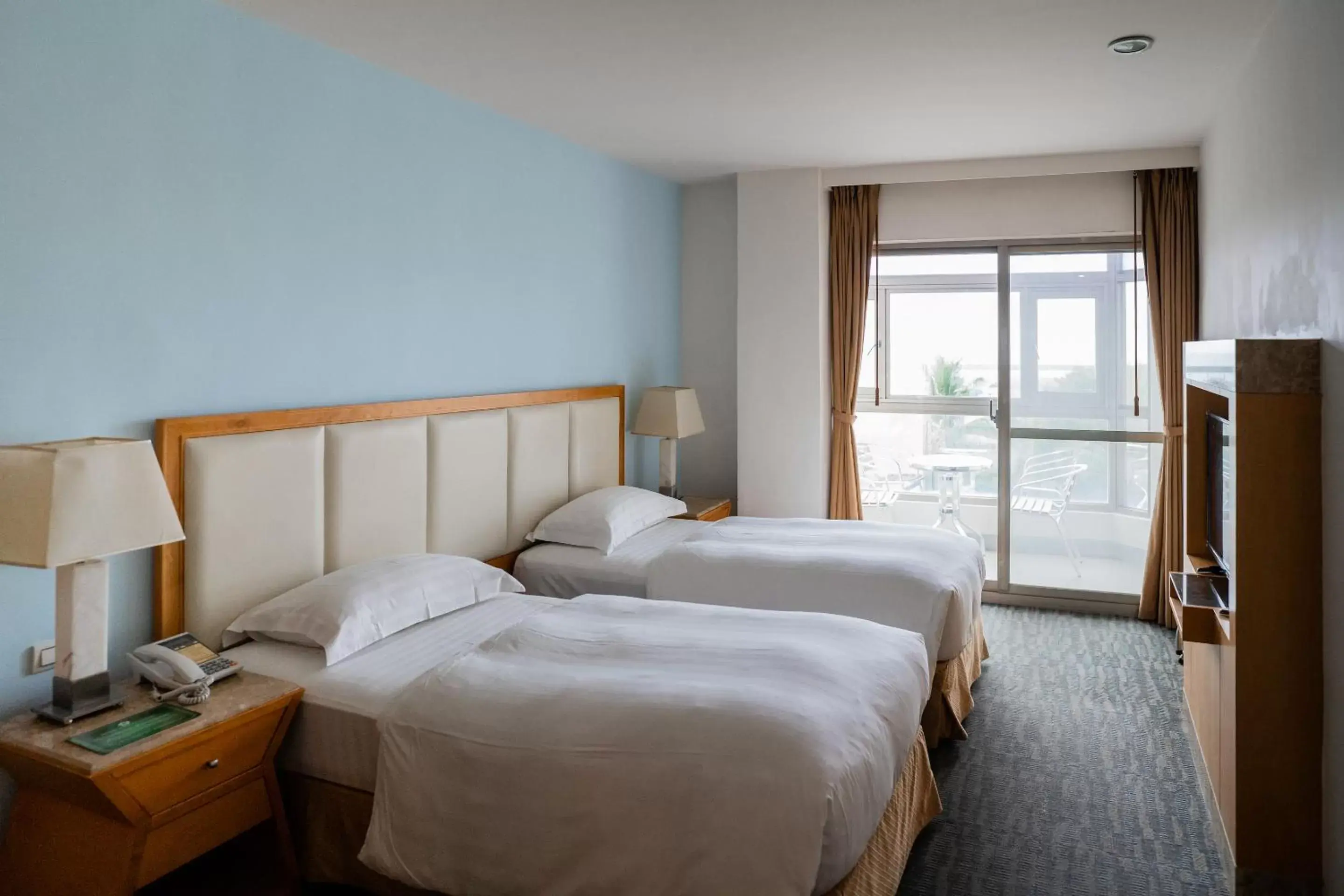 Photo of the whole room, Bed in Ocean Hotel Hualien