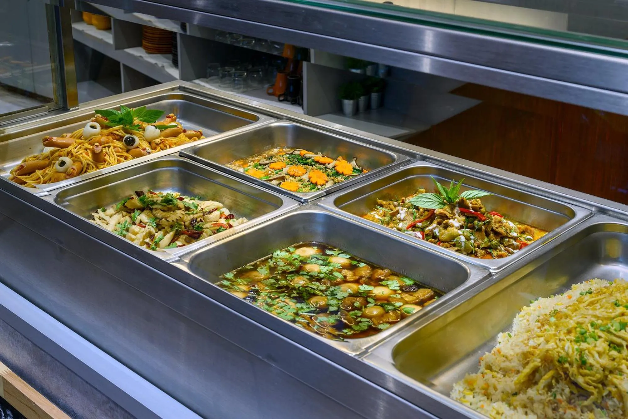 Food and drinks in VELA be Bangkok Ratchathewi