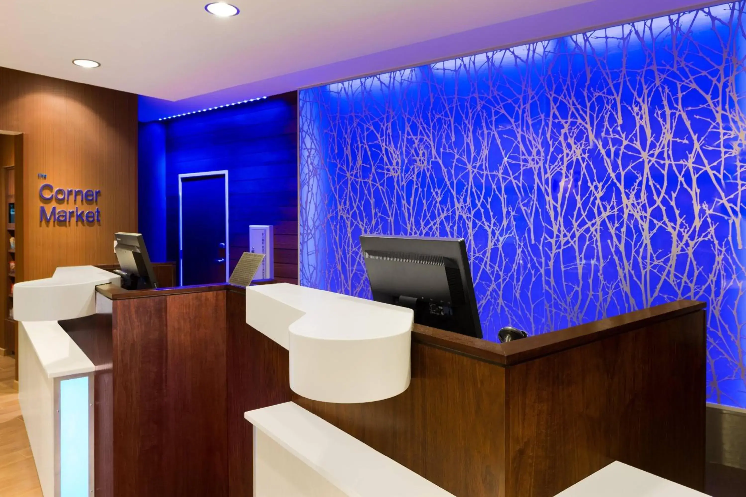 Lobby or reception, Bathroom in Fairfield Inn & Suites by Marriott Bristol