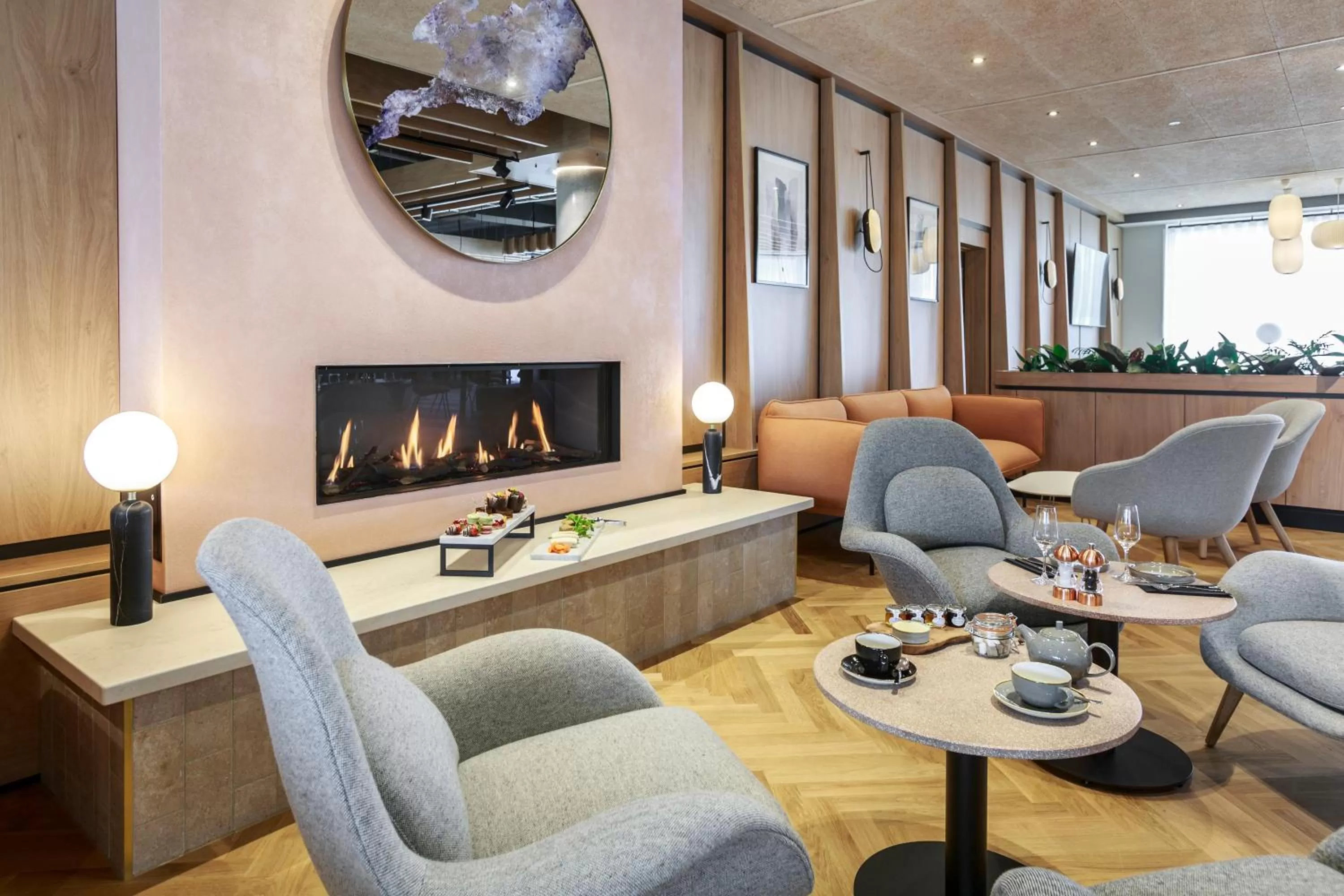 Restaurant/places to eat in Novotel Cambridge North