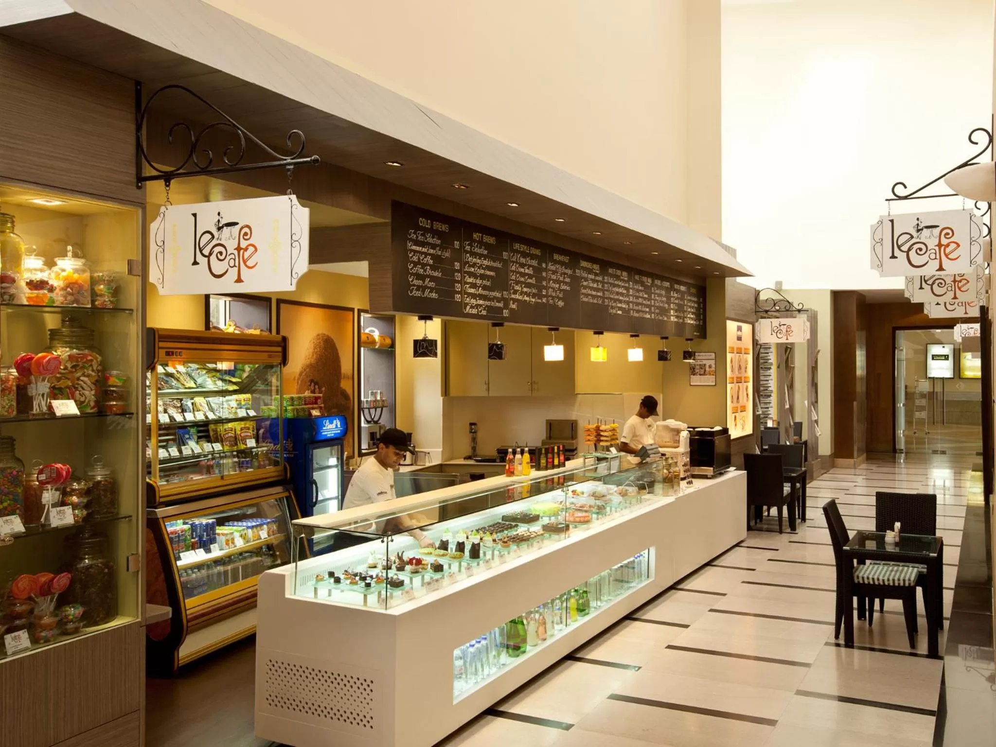 Restaurant/places to eat in Novotel Hyderabad Convention Centre