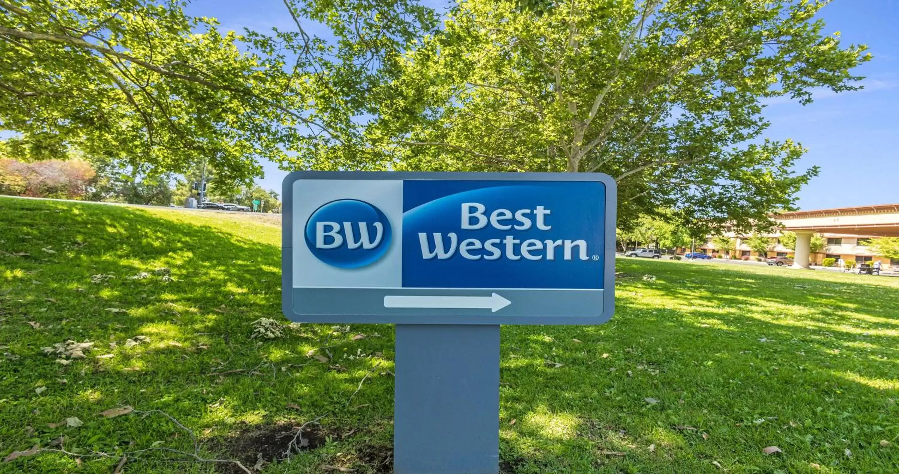 Property building in Best Western Heritage Inn Chico