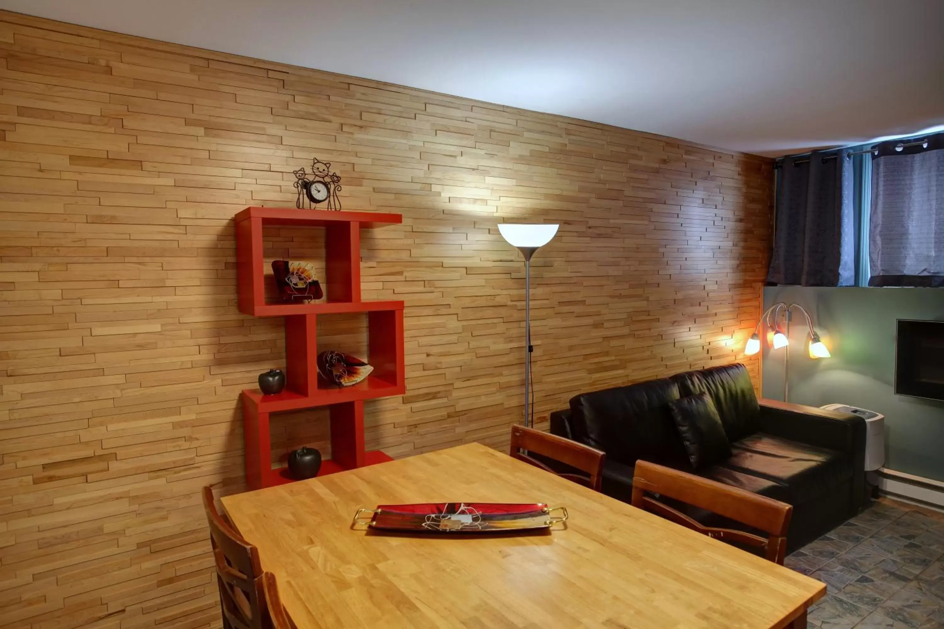 Living room, Seating Area in Hébergement Mont-Ste-Anne Condos