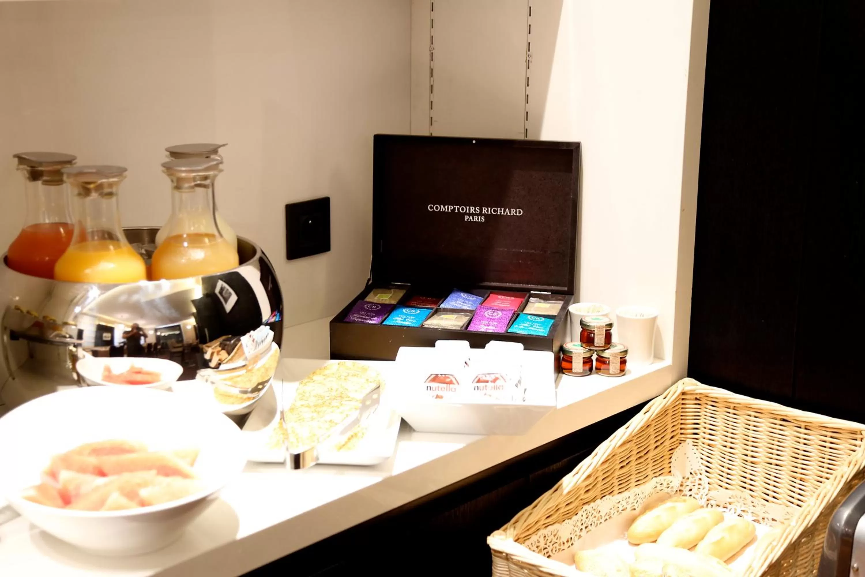 Food in Hôtel Elysées Paris