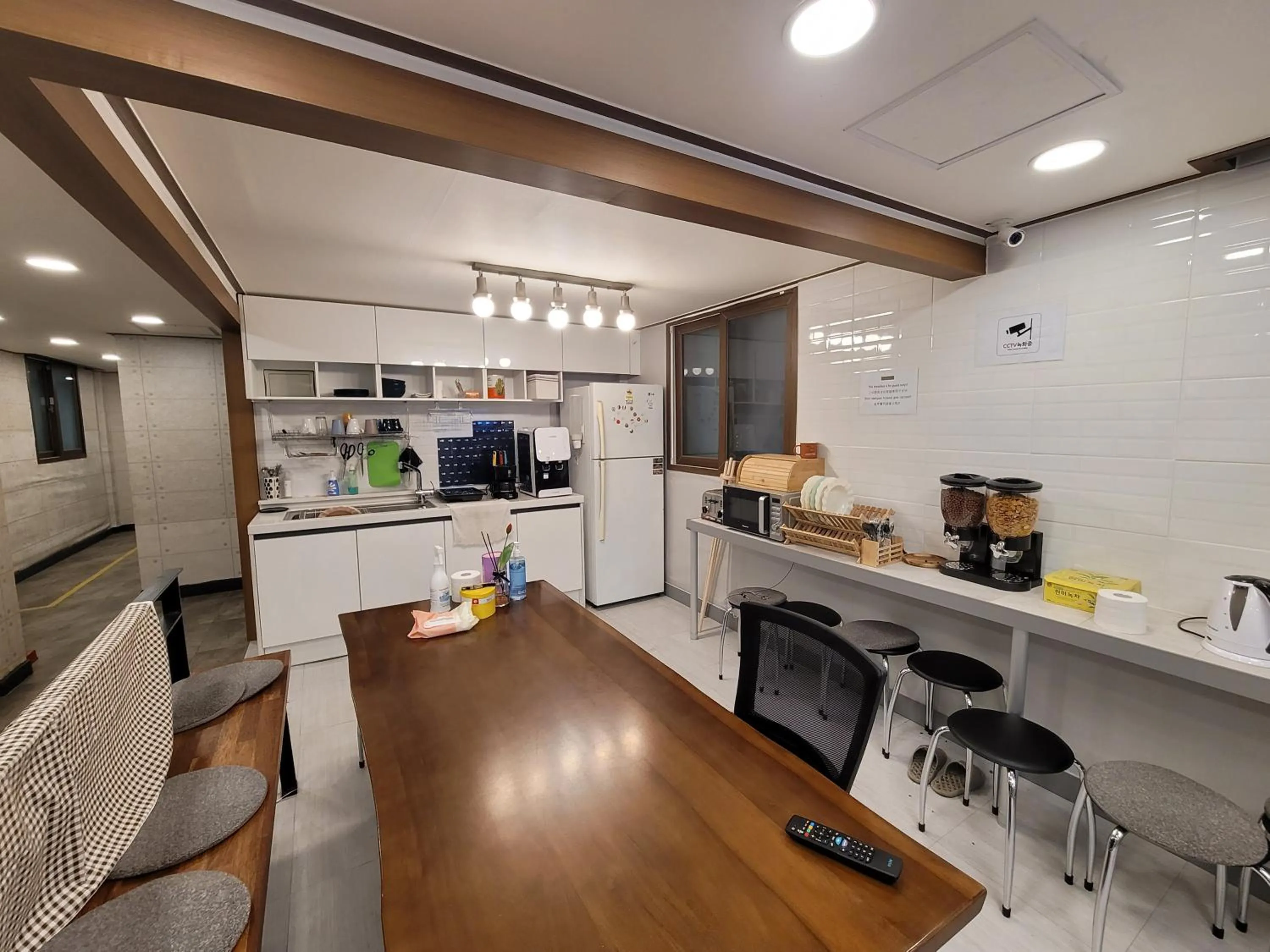 Communal kitchen in Olive Hostel MyeongDong