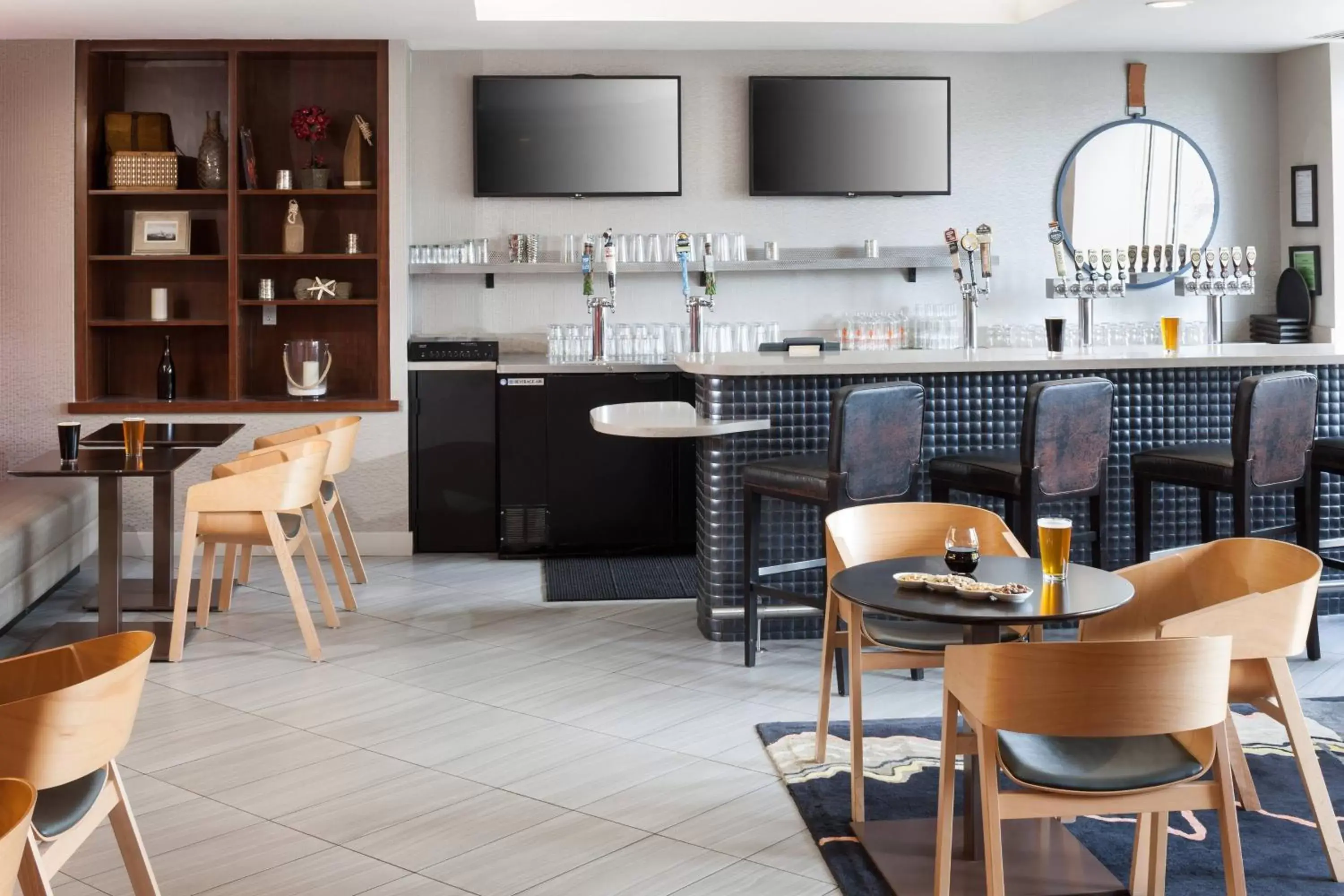 Restaurant/places to eat in Residence Inn by Marriott Seattle Downtown/Lake Union