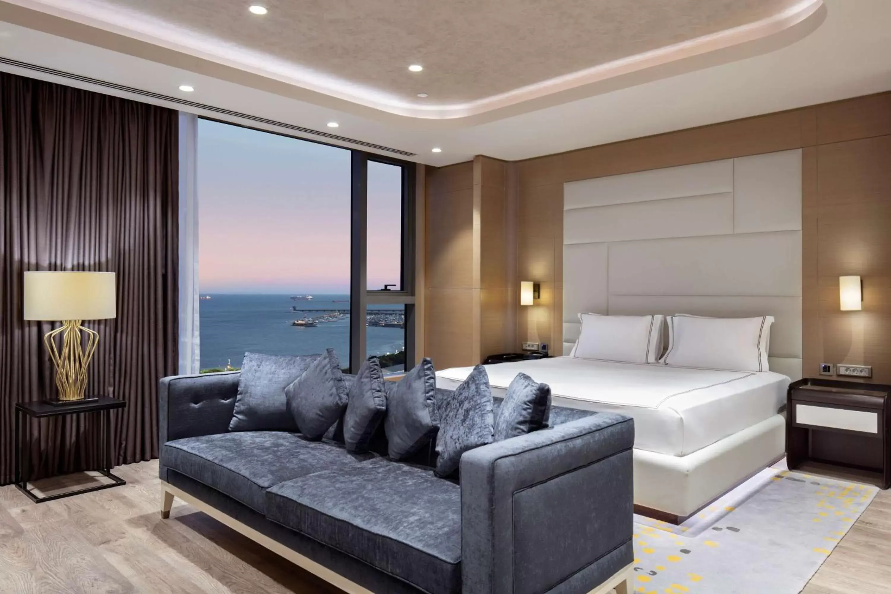 Bed, Seating Area in Hilton Istanbul Bakirkoy