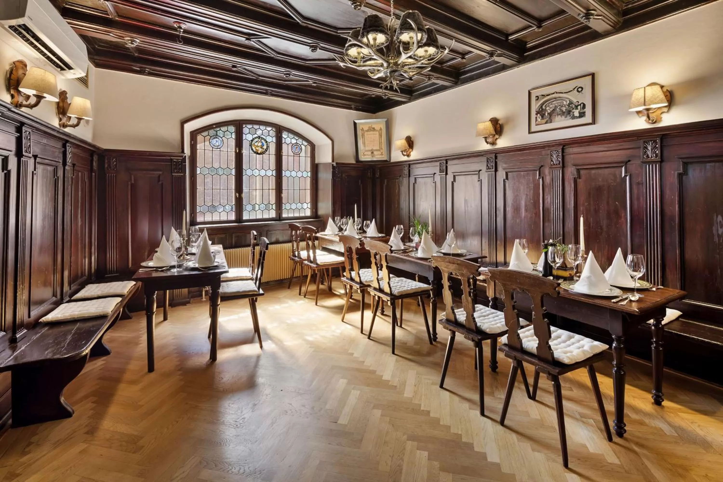 Restaurant/places to eat in Radisson Blu Hotel Altstadt